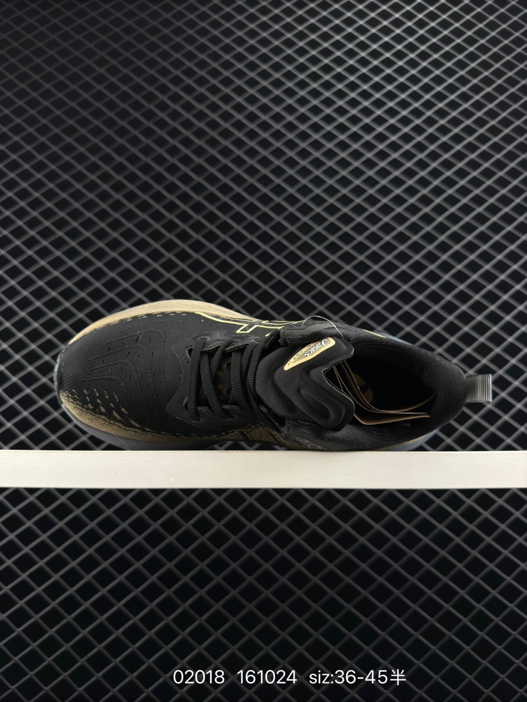 Asics Novablast 4 platinum