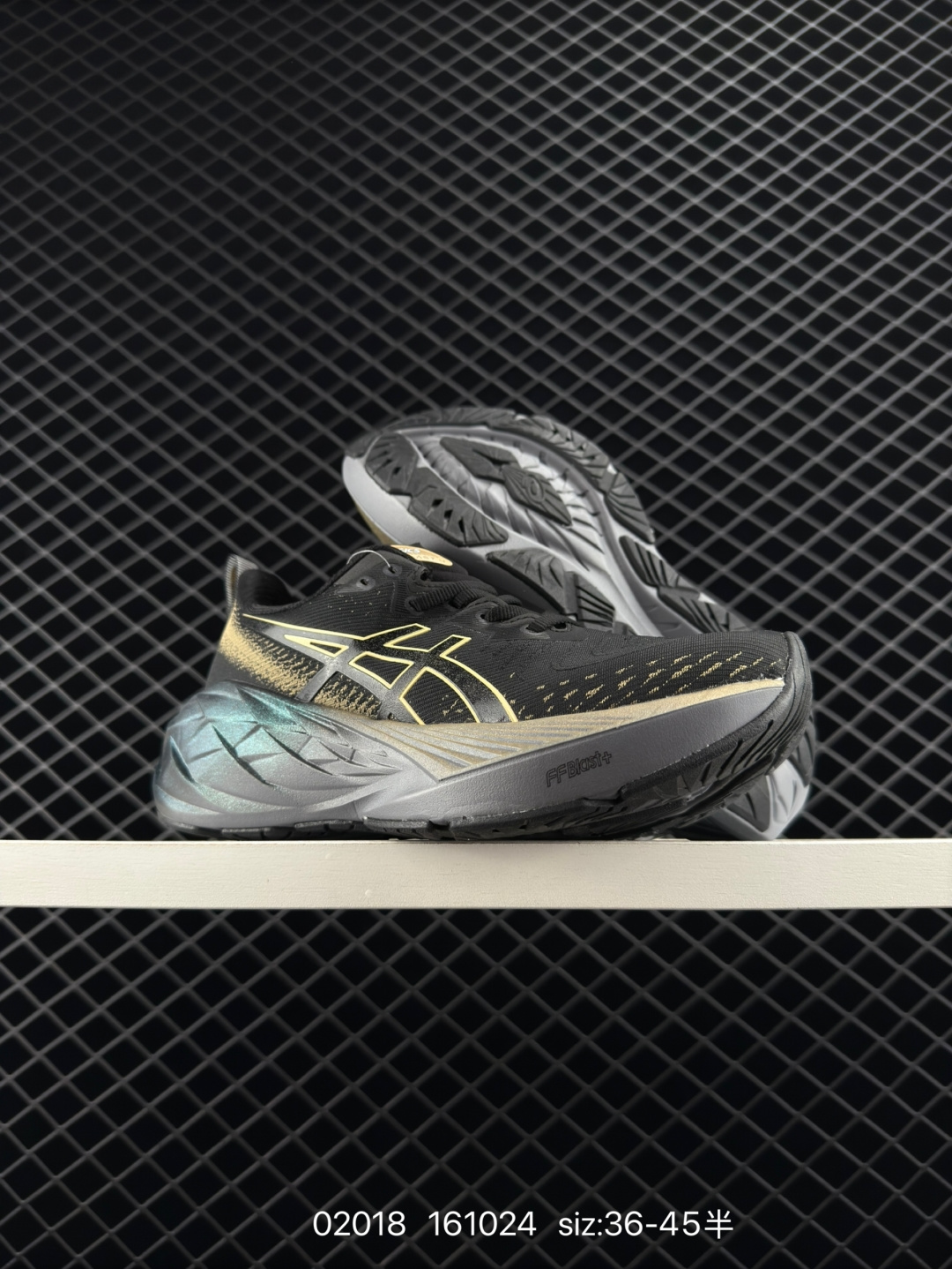 Asics Novablast 4 platinum