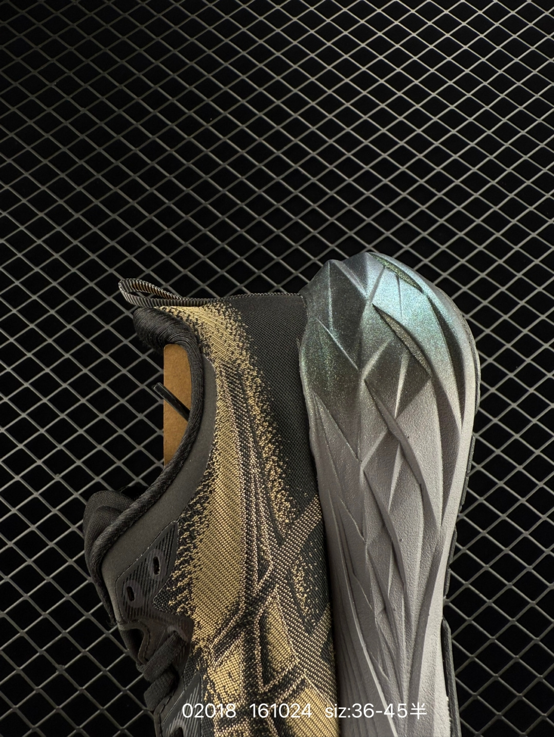 Asics Novablast 4 platinum