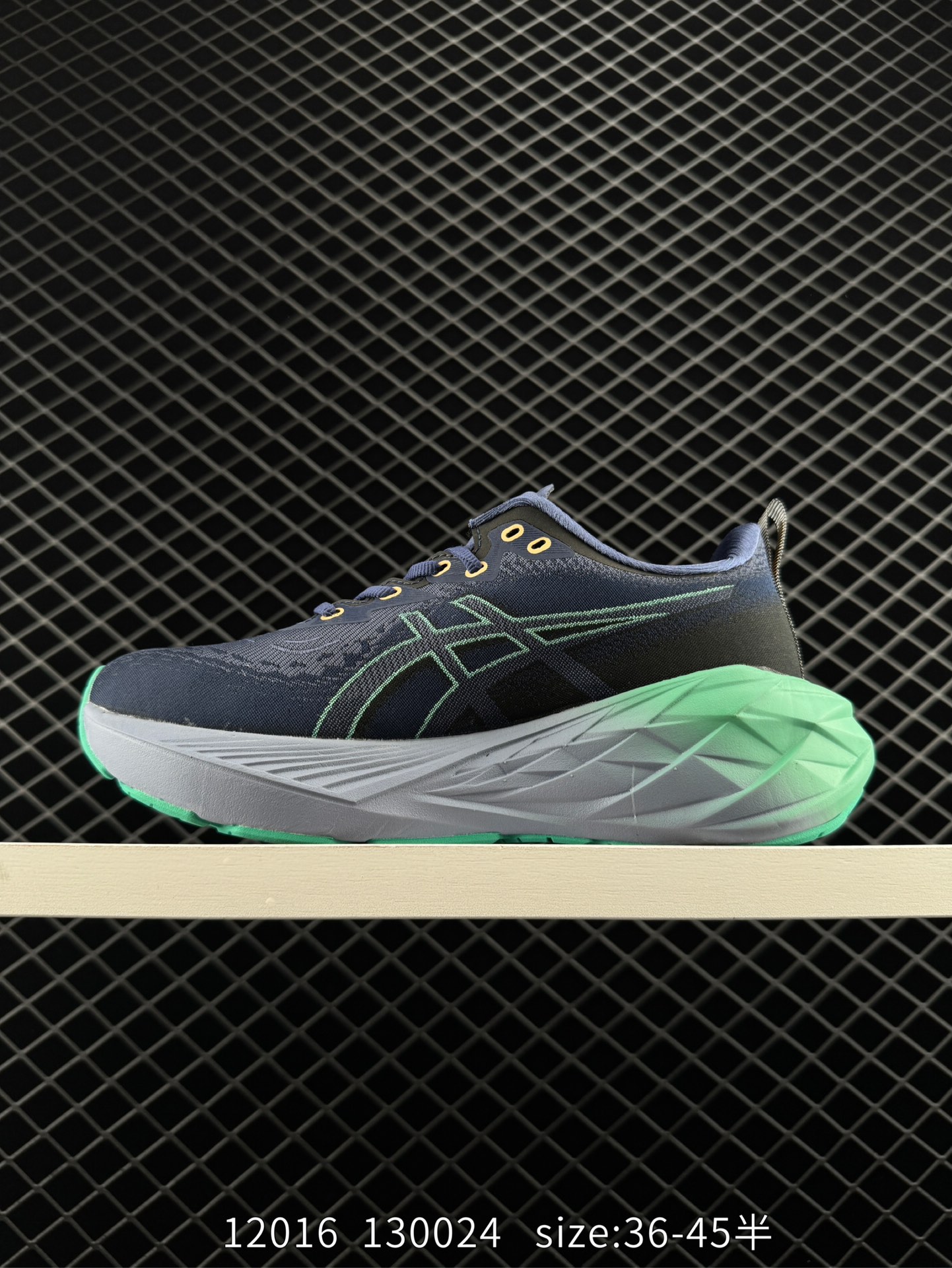 Asics Novablast 4 platinum