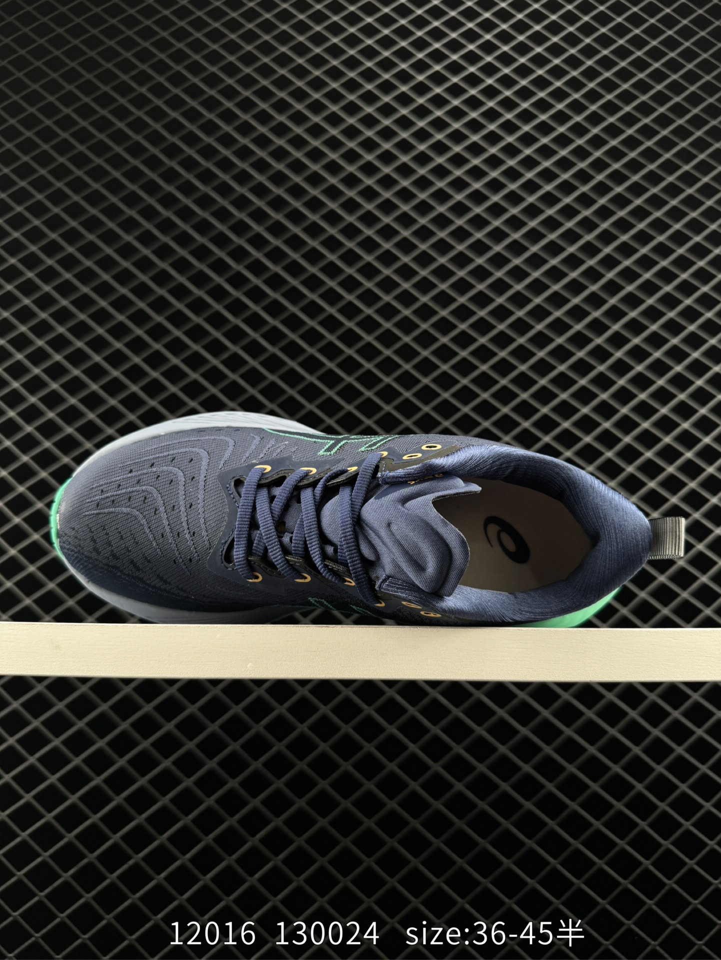 Asics Novablast 4 platinum