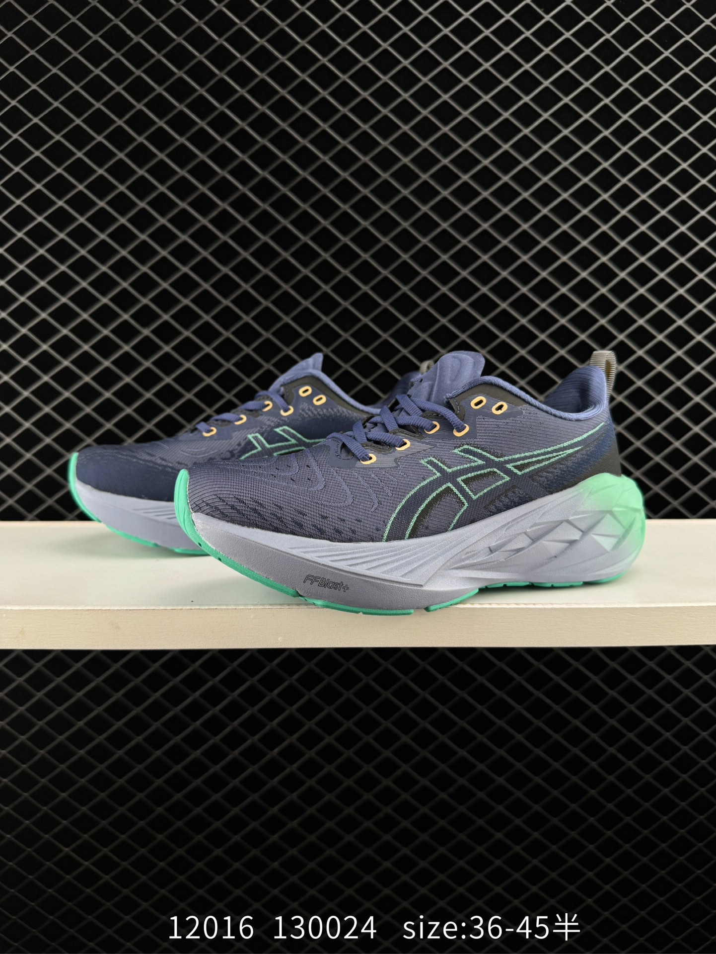 Asics Novablast 4 platinum