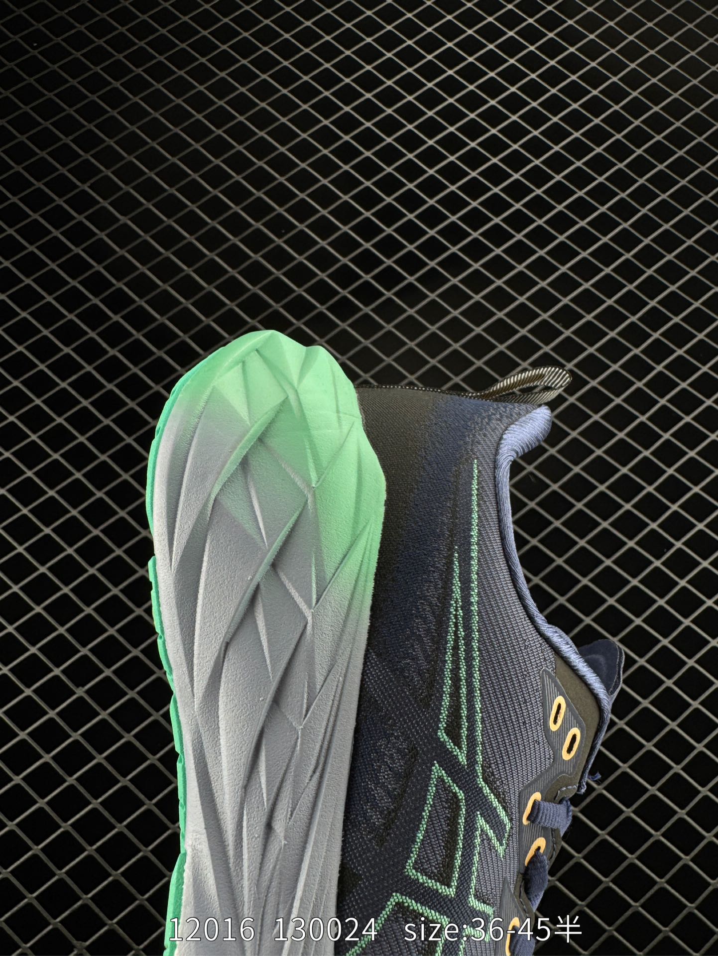 Asics Novablast 4 platinum