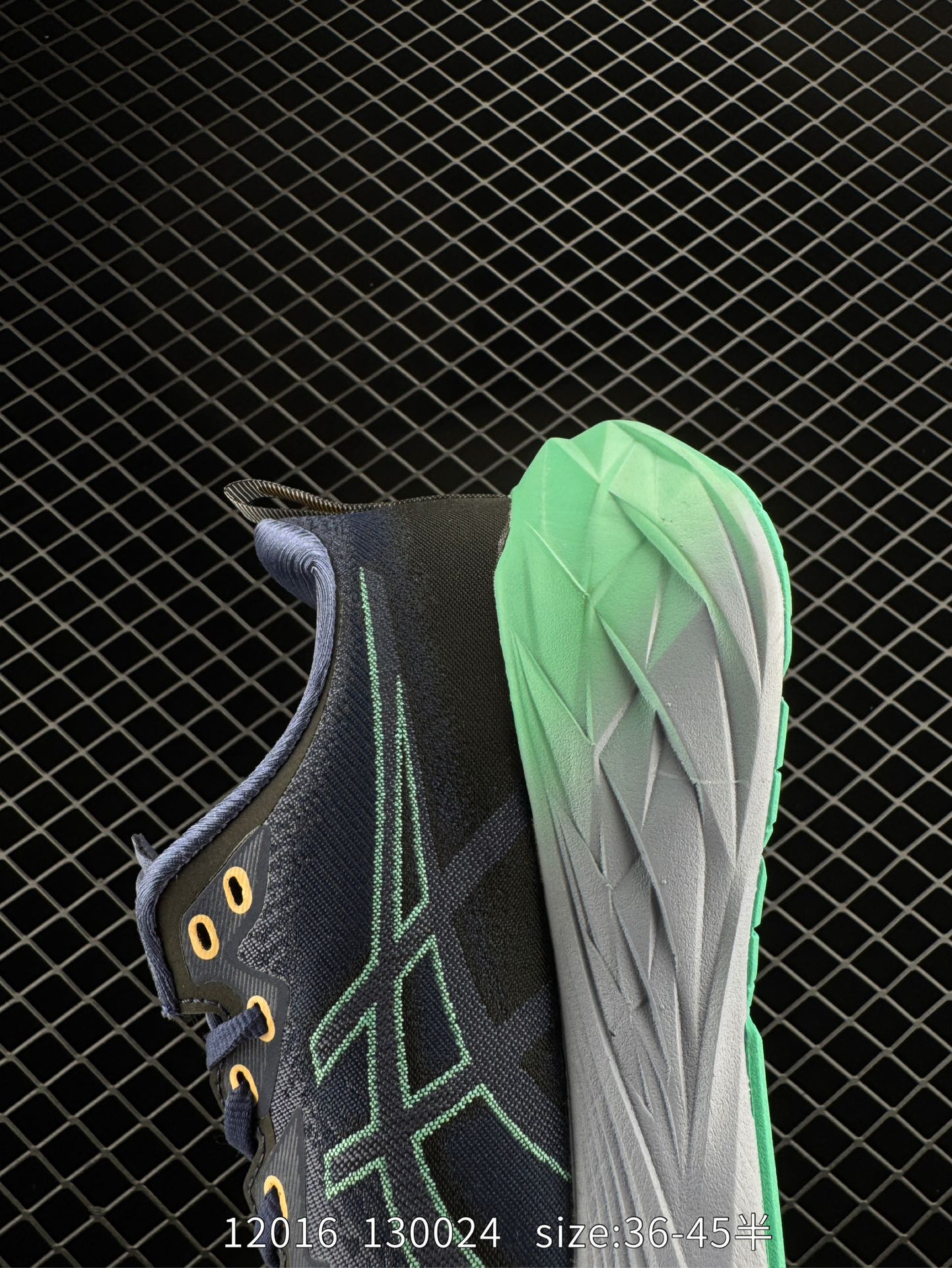 Asics Novablast 4 platinum