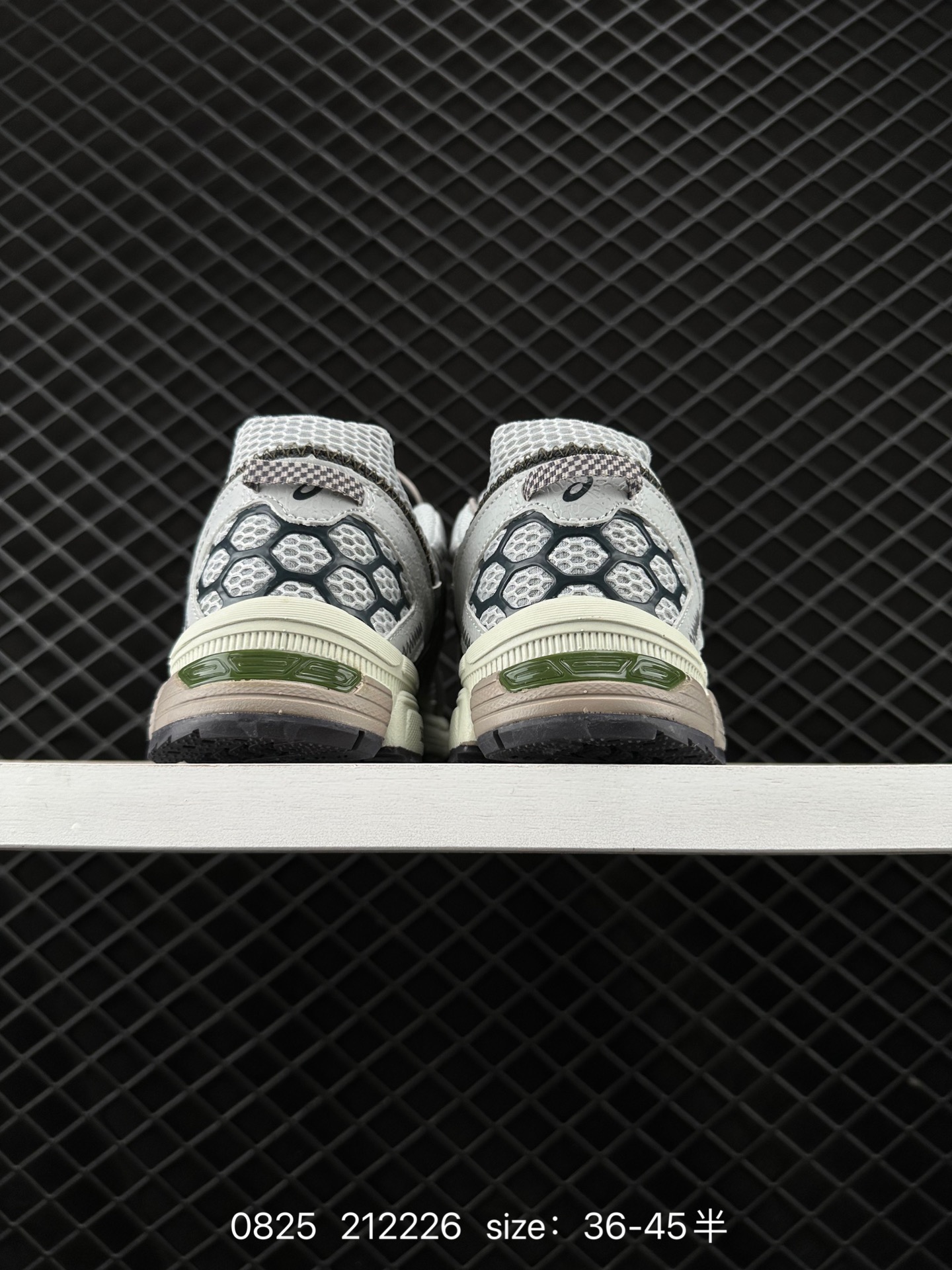 ASICS   GEL-KAHANA 8