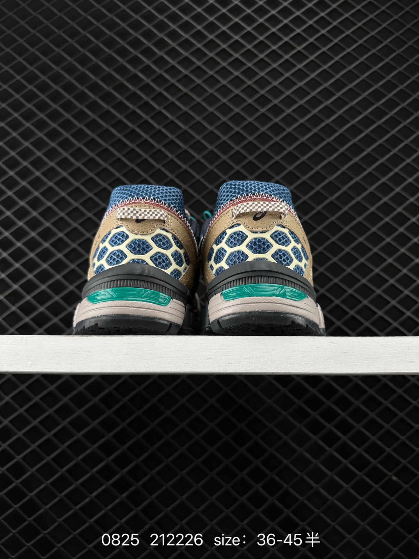 ASICS   GEL-KAHANA 8