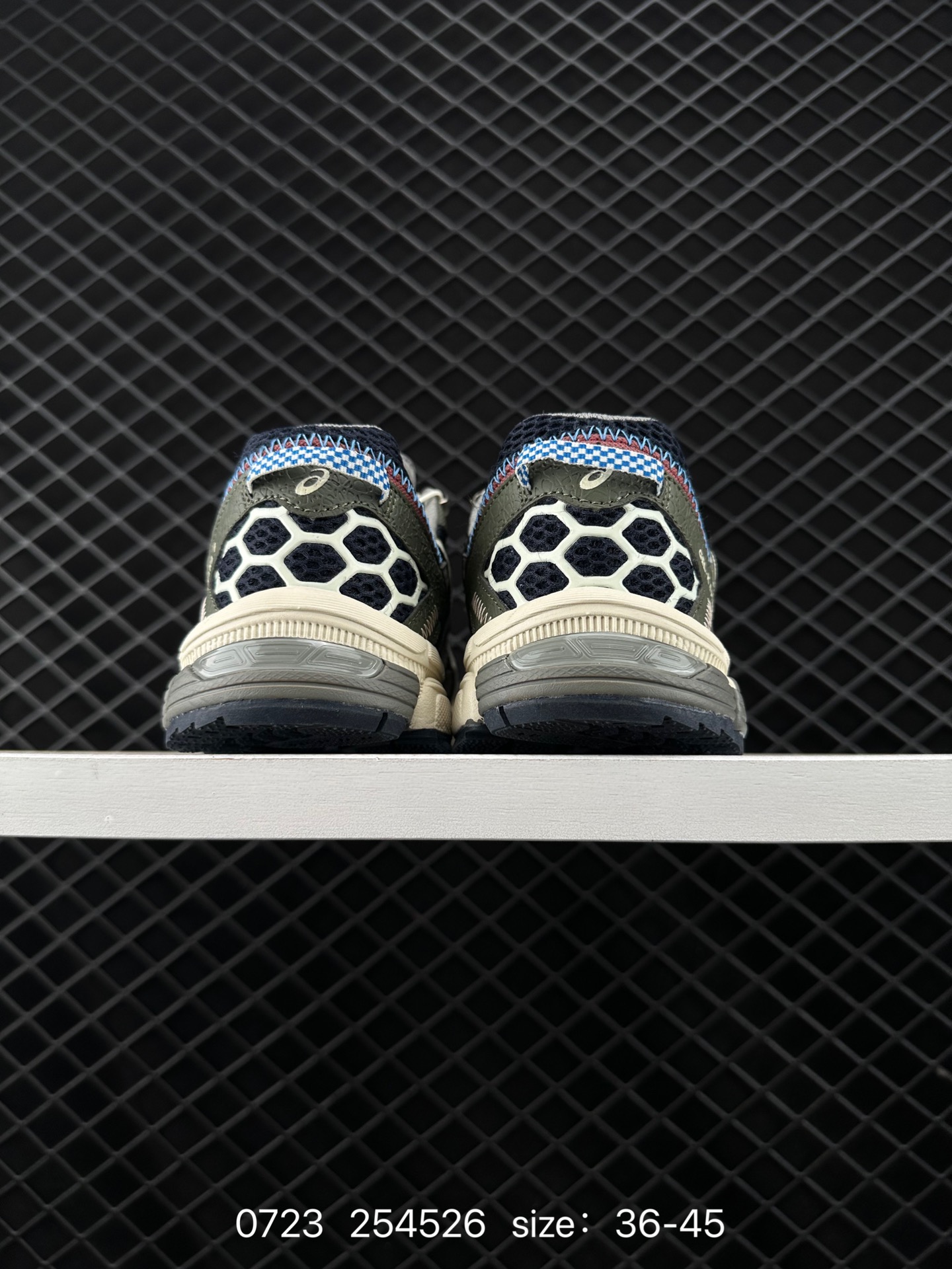 ASICS  Tiger Gel-Kahana 8