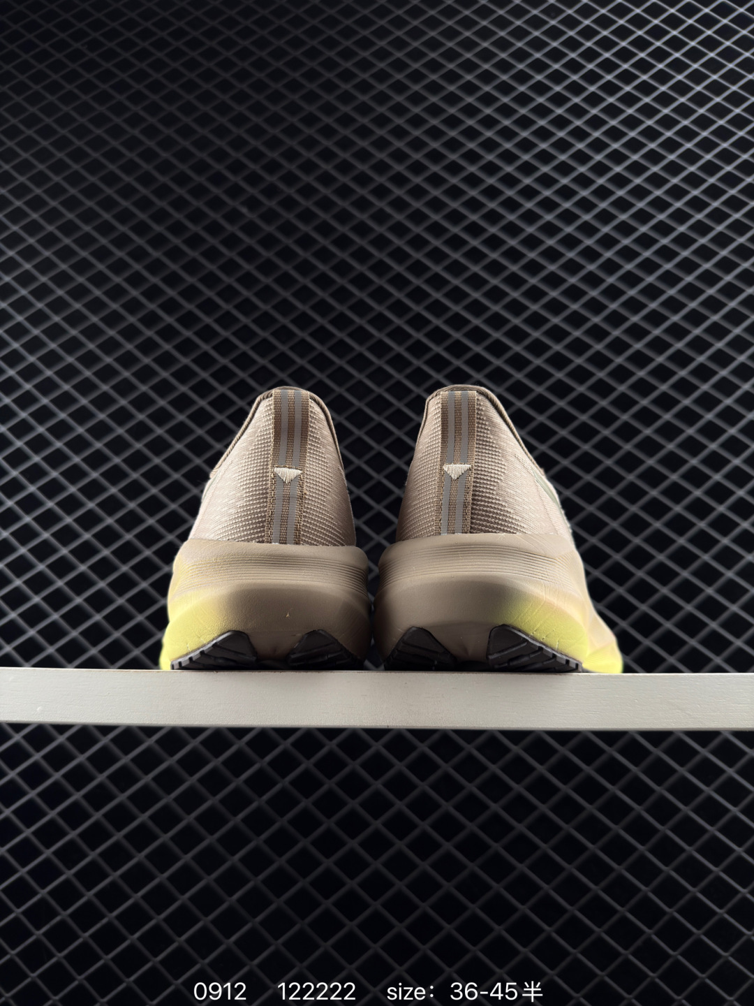 Asics NOVABLAST 5 LE