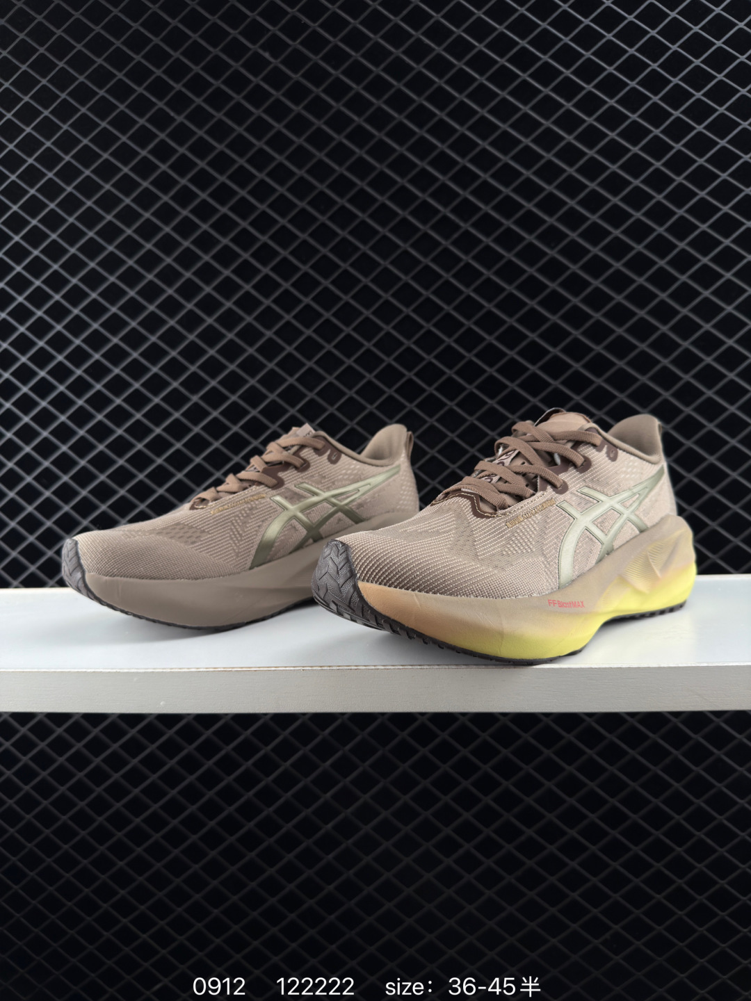 Asics NOVABLAST 5 LE