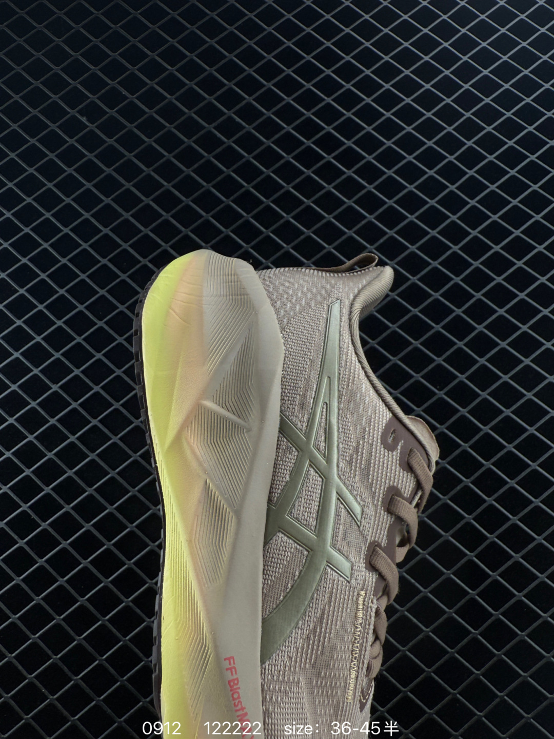 Asics NOVABLAST 5 LE