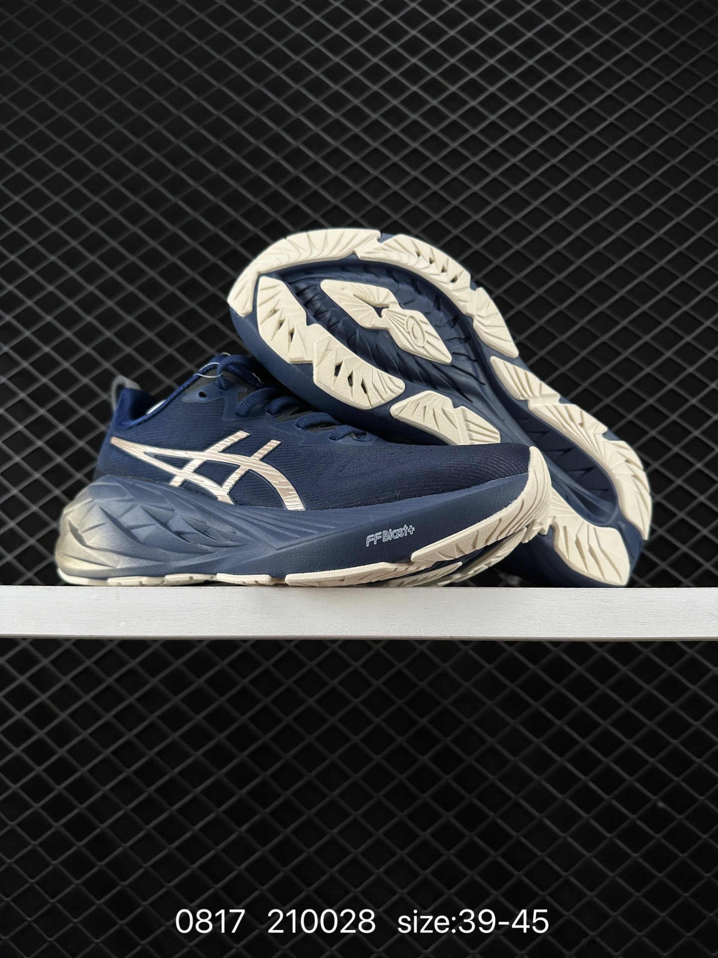 Asics  2024  ASICS NOVABLAST 4