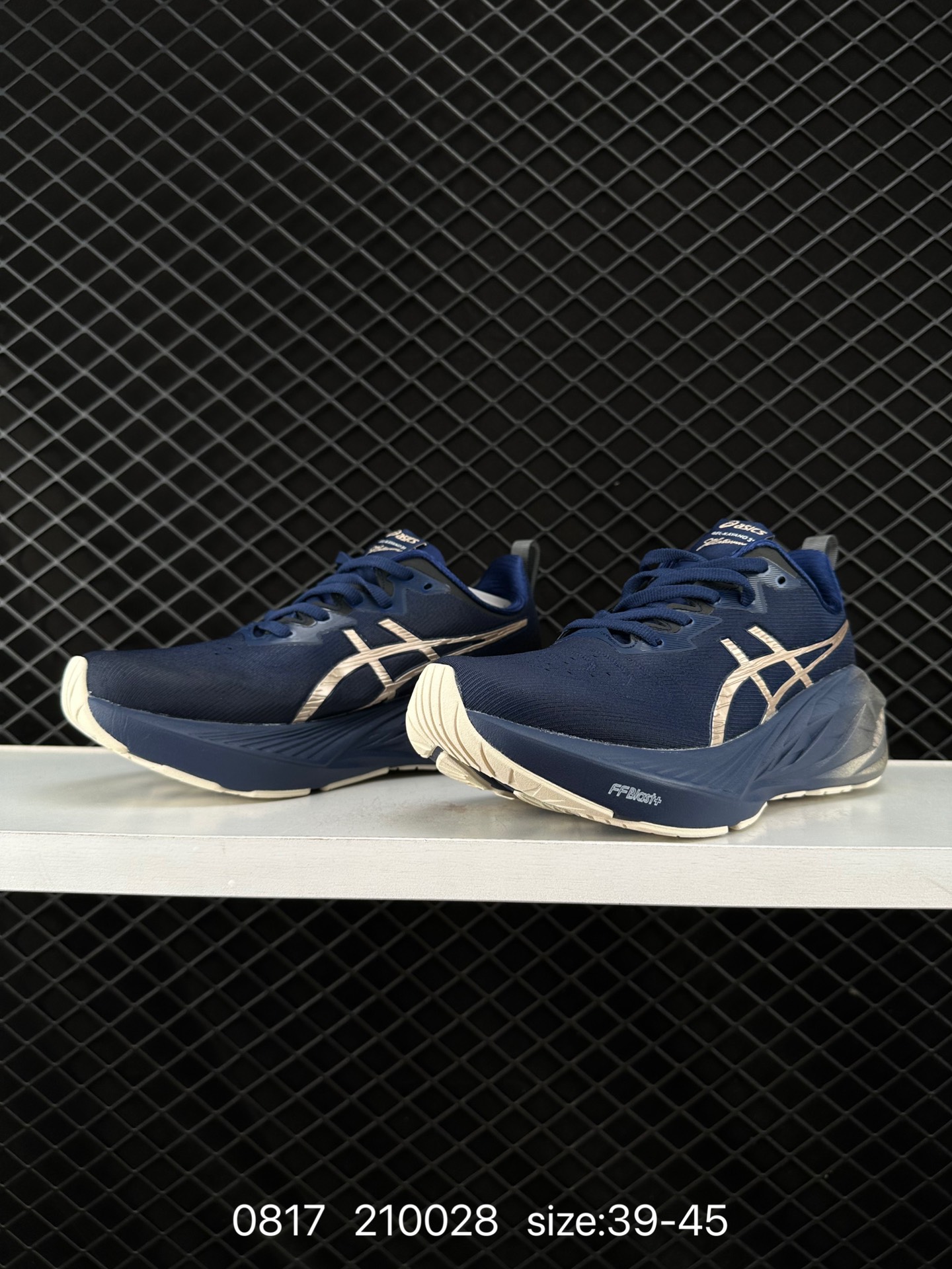 Asics  2024  ASICS NOVABLAST 4