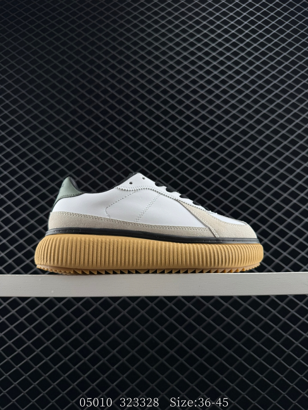 Asics  Onitsuka Tiger  Delecity