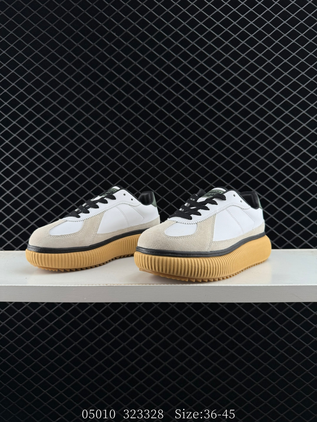 Asics  Onitsuka Tiger  Delecity