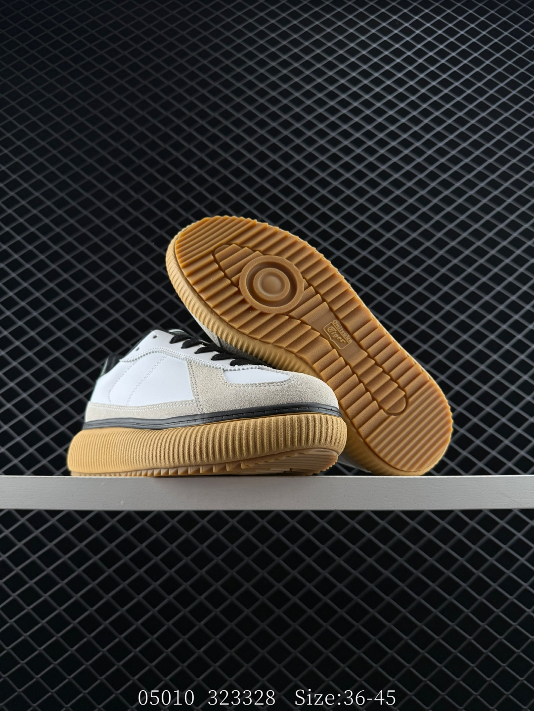 Asics  Onitsuka Tiger  Delecity