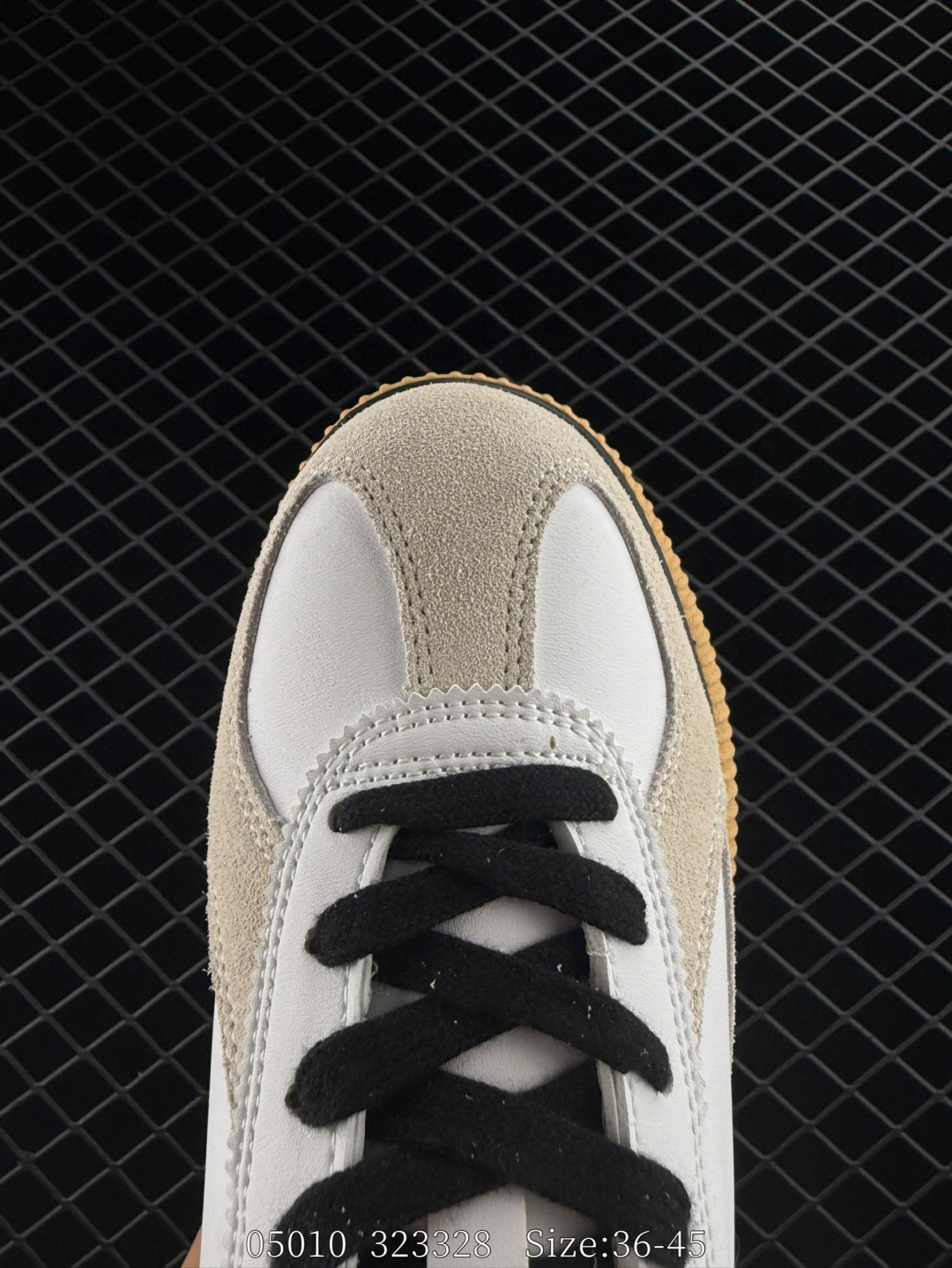 Asics  Onitsuka Tiger  Delecity