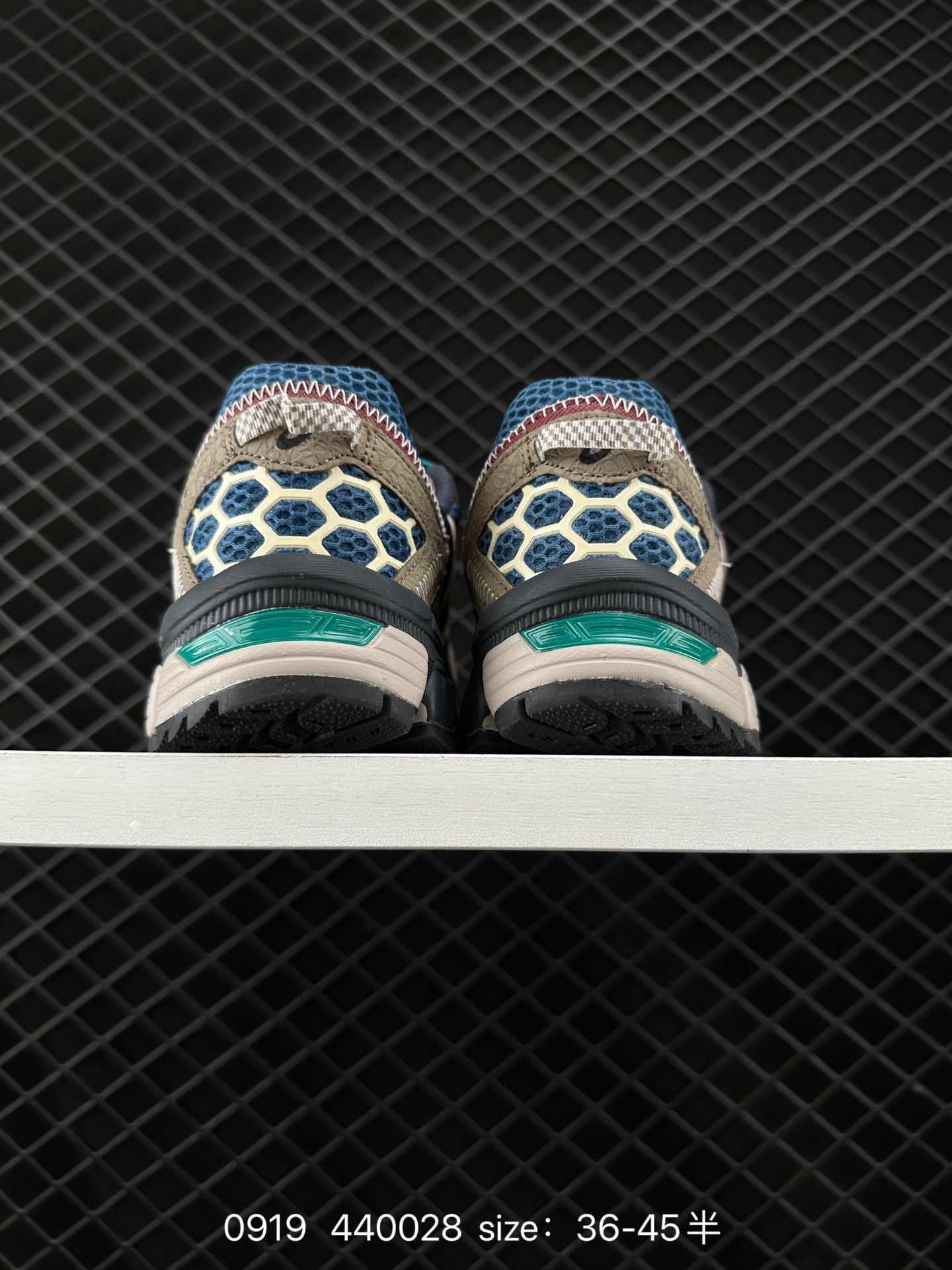 ASICS Tiger Gel-Kahana 8