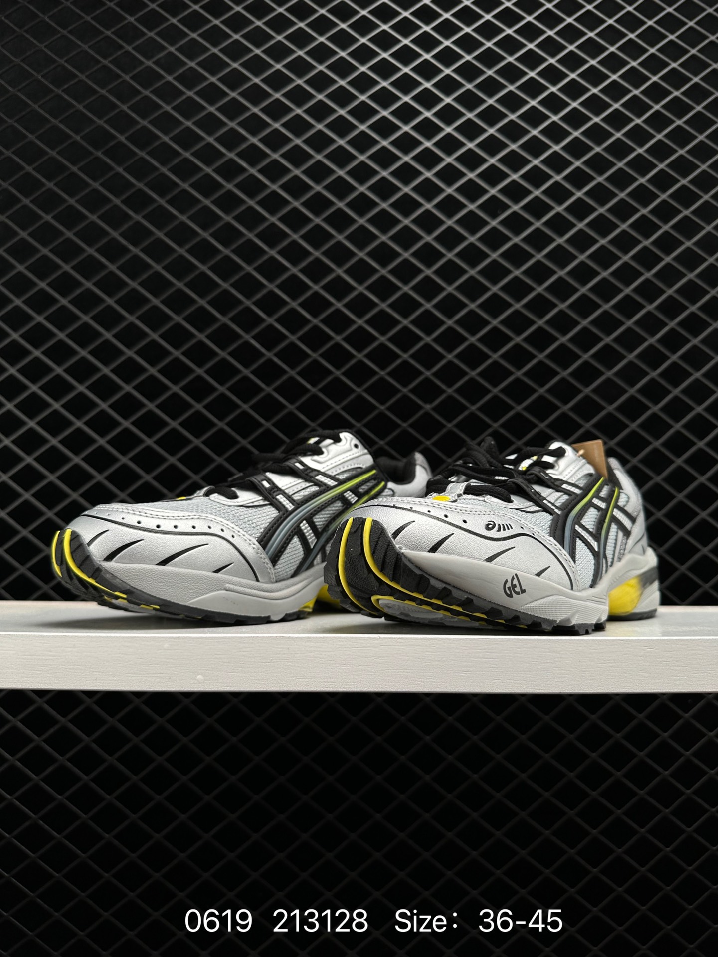 ASICS Tiger GEL-1090V2