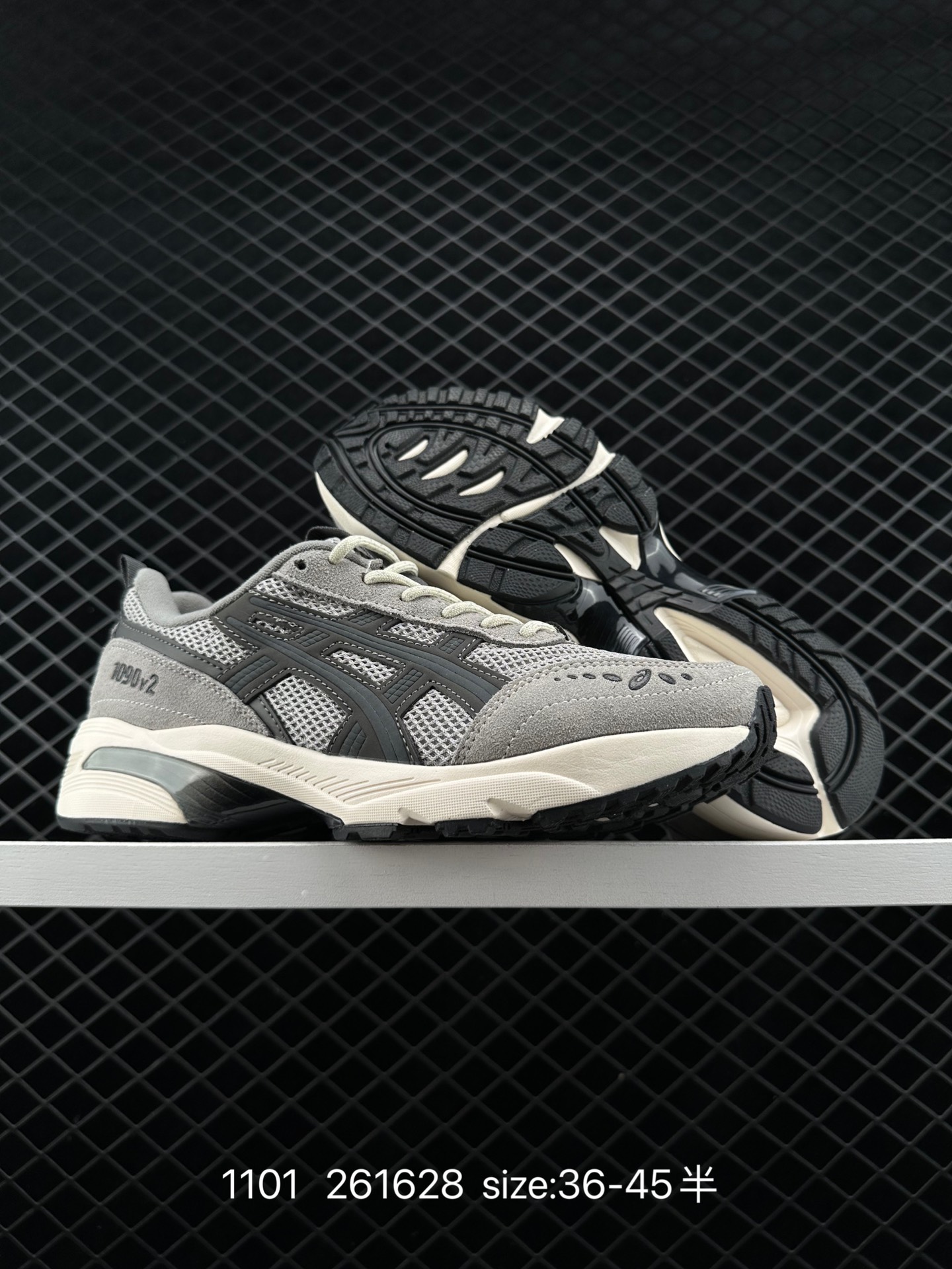 ASICS Tiger GEL-1090V2