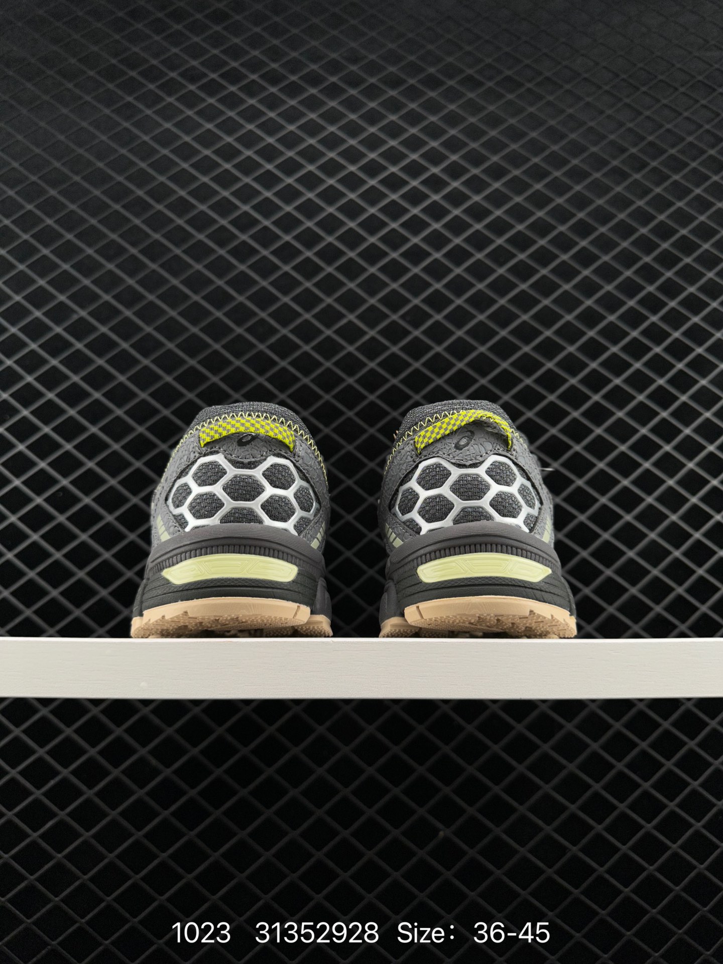 ASICS  Tiger Gel-Kahana 8