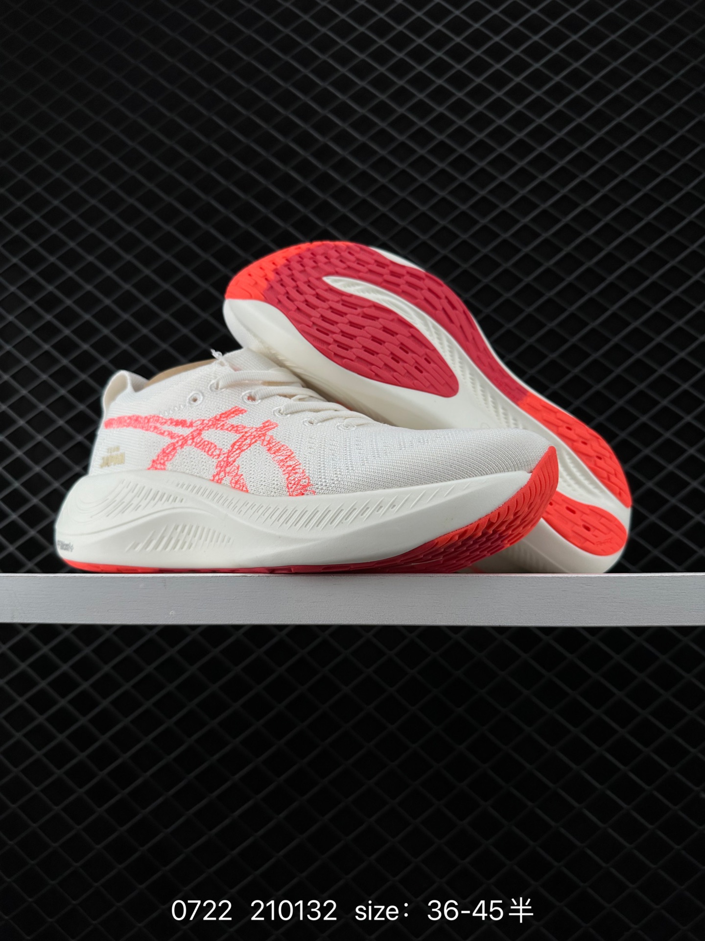 Asics  NIMBUS MIRAI PARIS