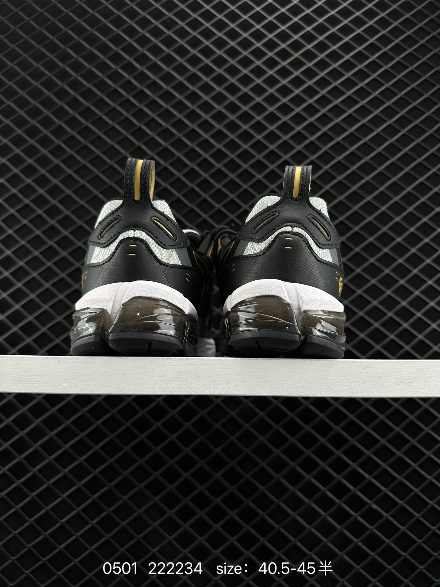 ASICS  GEL-Quantum 180 XHU 4