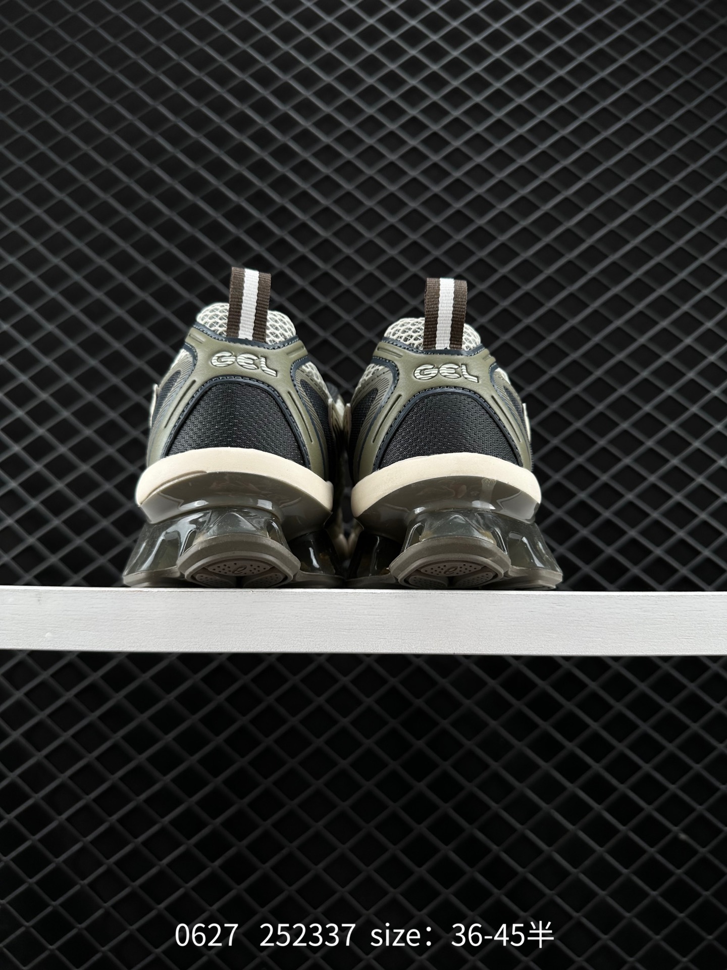 ASICS Gel-Quantum Kinetic”Mid Grey Pure Silver“