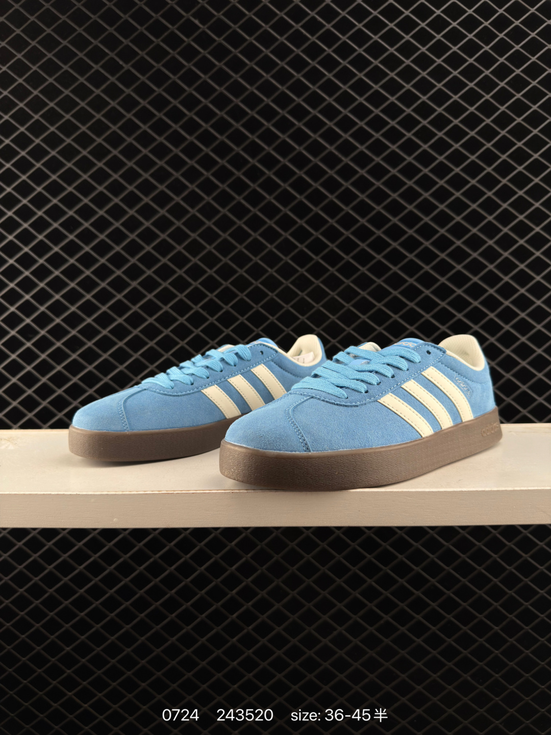 Adidas CourtVI Classic