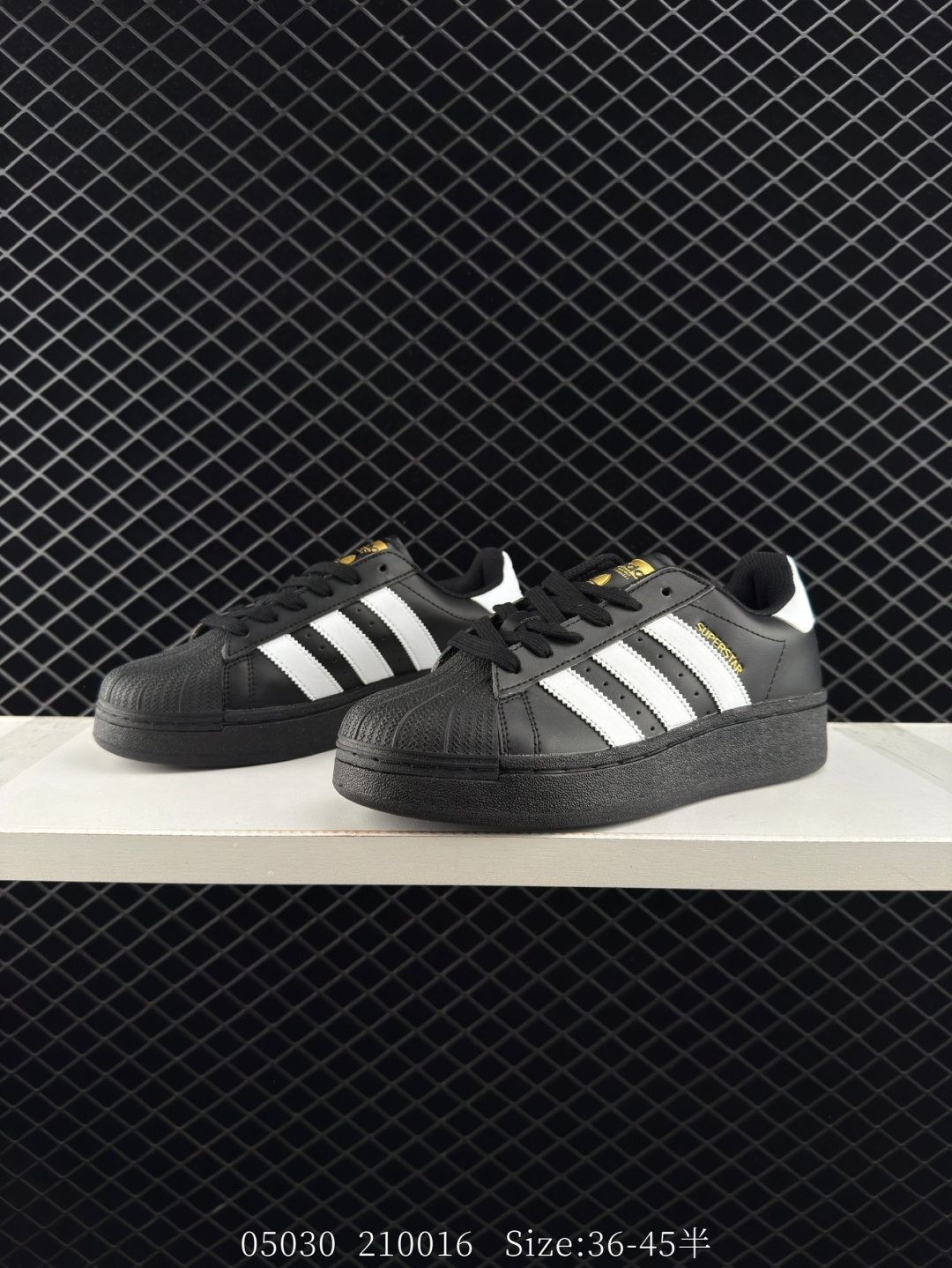 Adidas Originals Superstar XLG