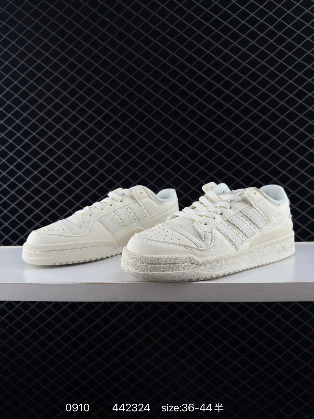 Adidas originals  FORUM LOW CL AD84