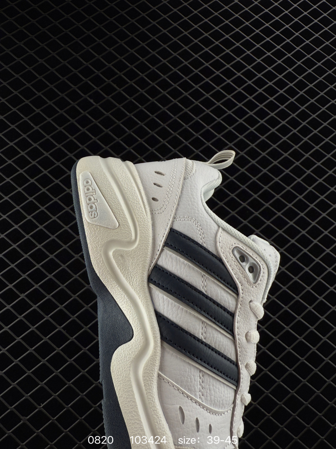 Adidas    Strutter