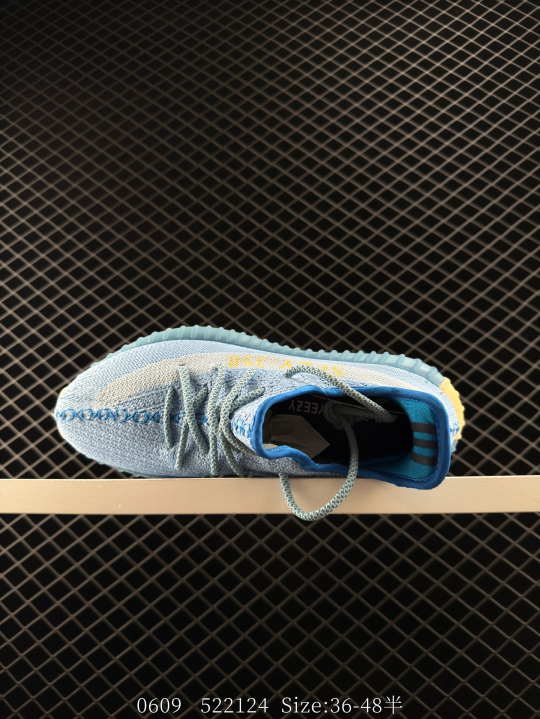 Adidas  Yeezy Boost 350V2