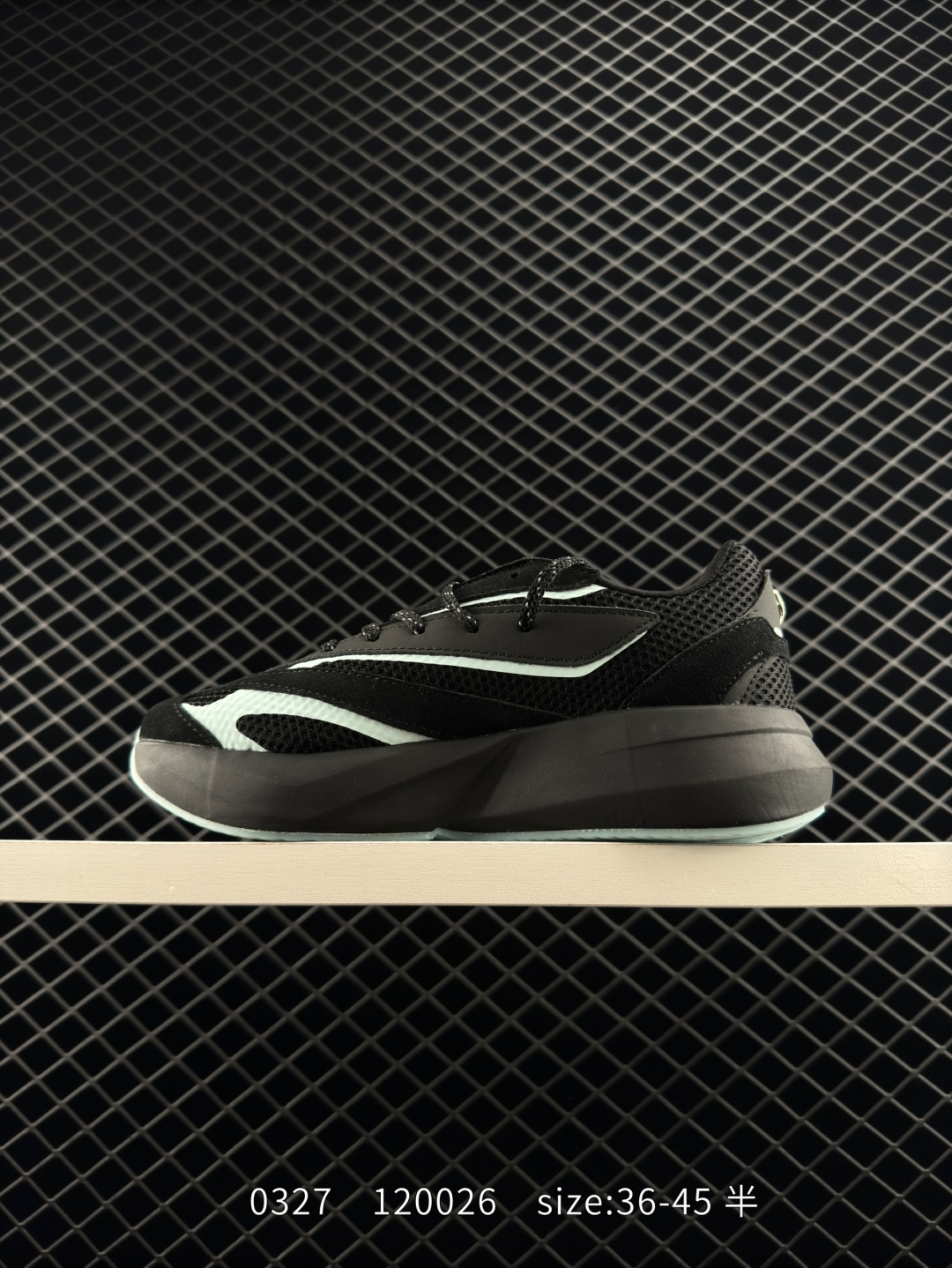 adidas LIGHTBLAZE Sportswear