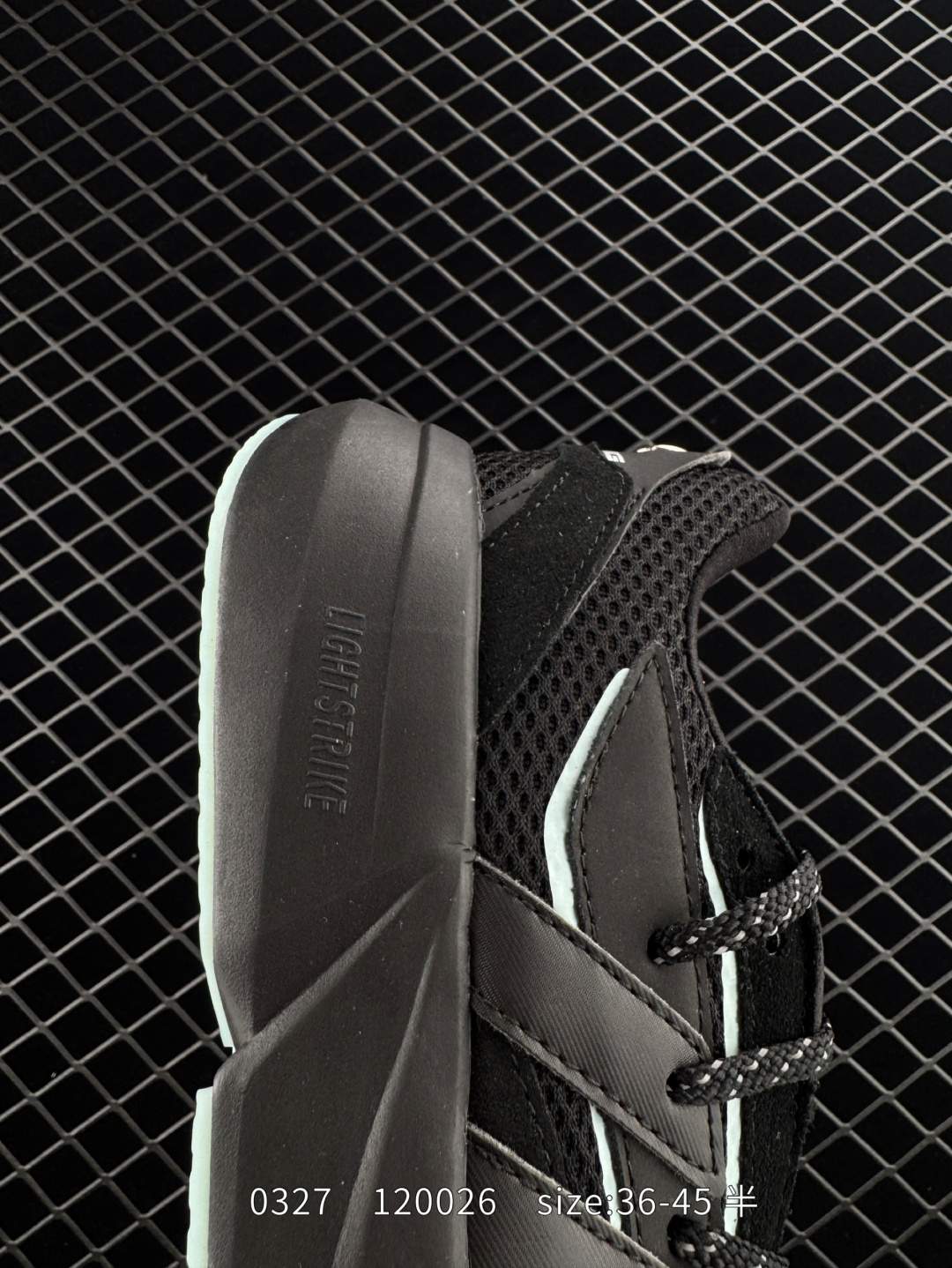 adidas LIGHTBLAZE Sportswear