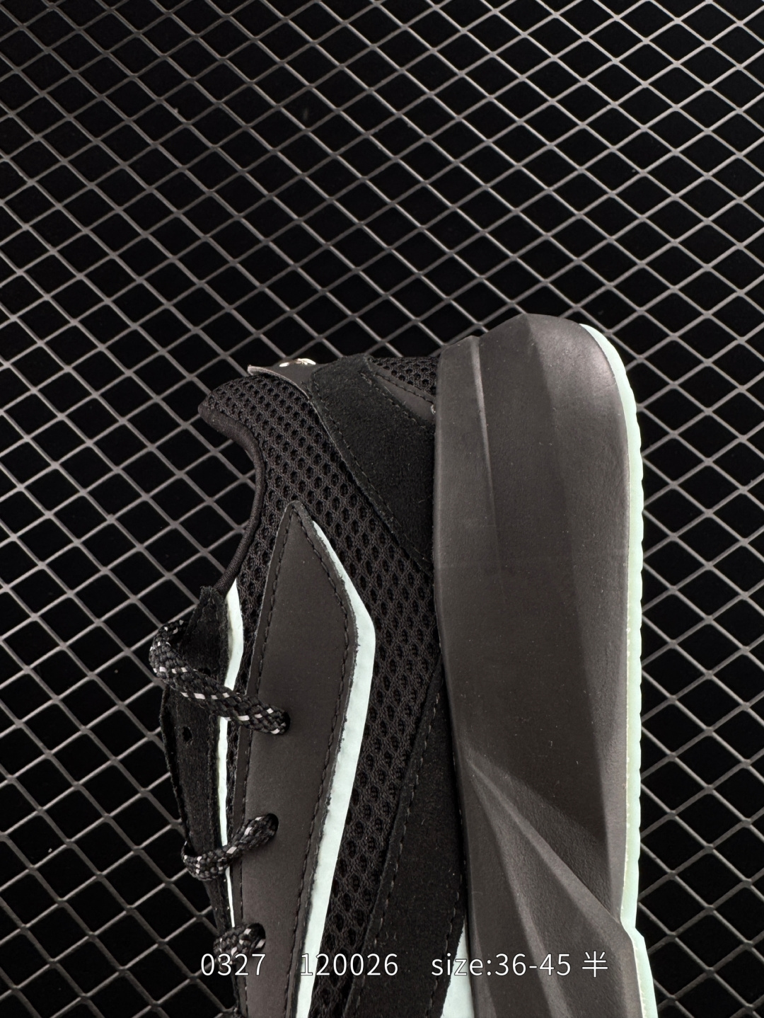 adidas LIGHTBLAZE Sportswear