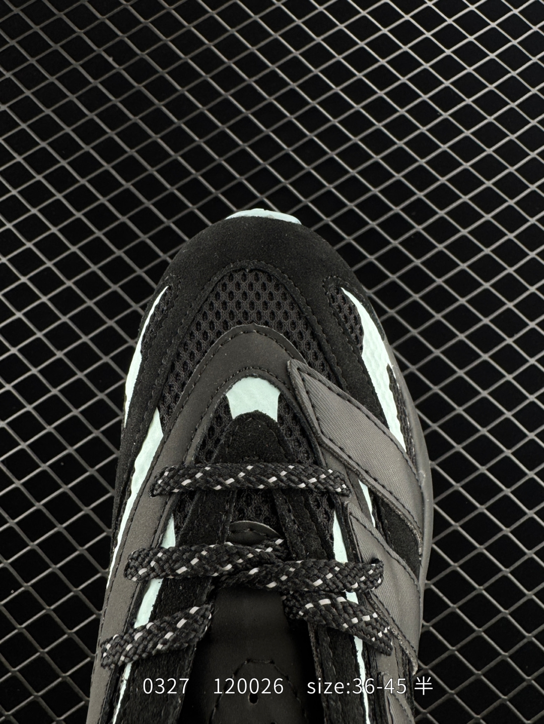 adidas LIGHTBLAZE Sportswear