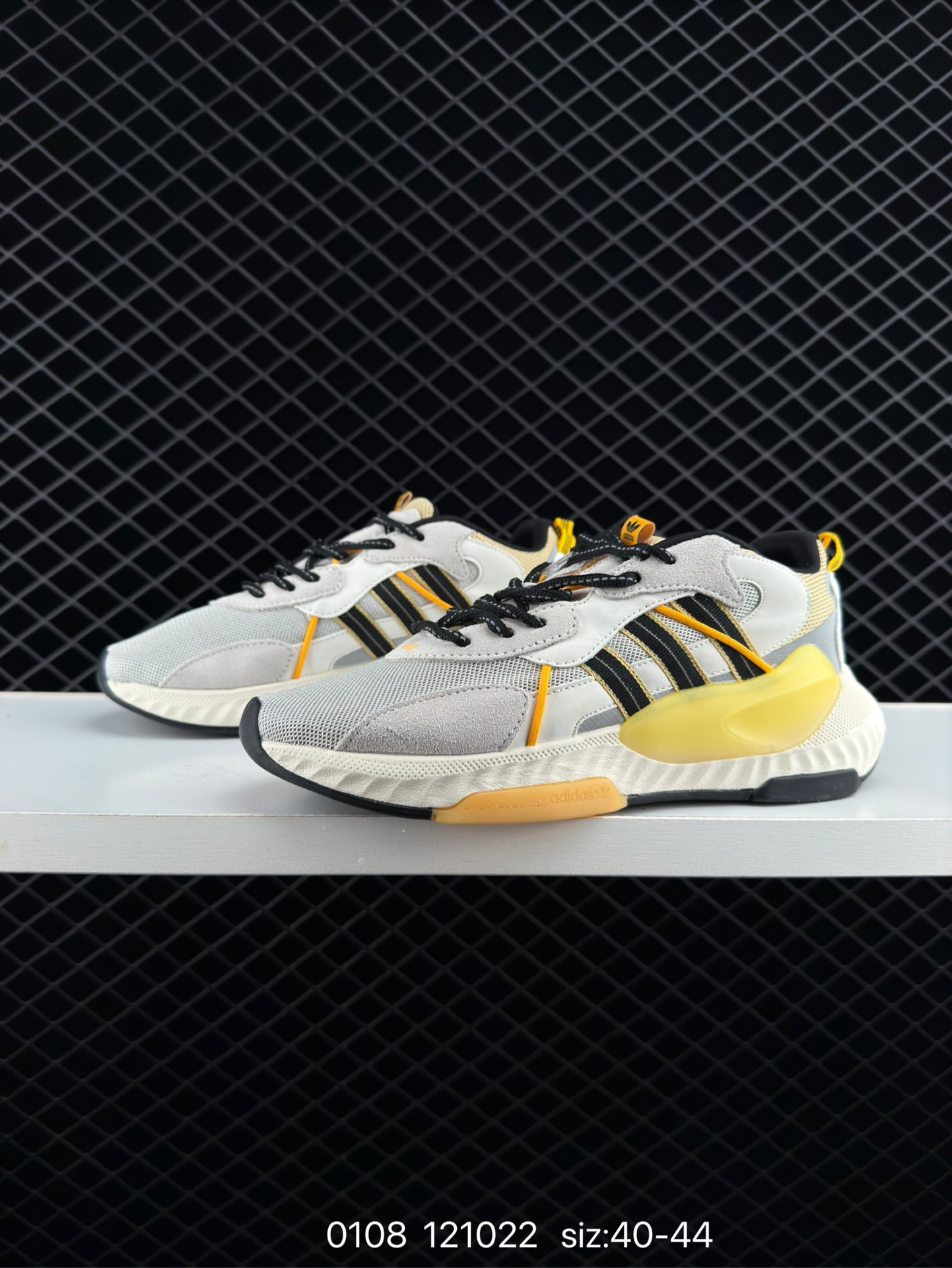 adidas originalsHi-Tail