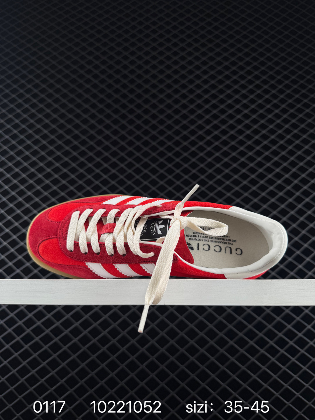 GUCCI  x adidas originals   Gazelle