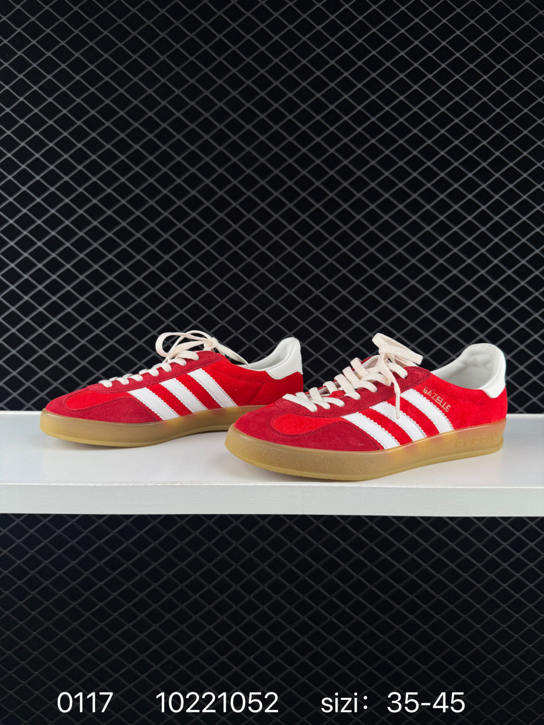 GUCCI  x adidas originals   Gazelle