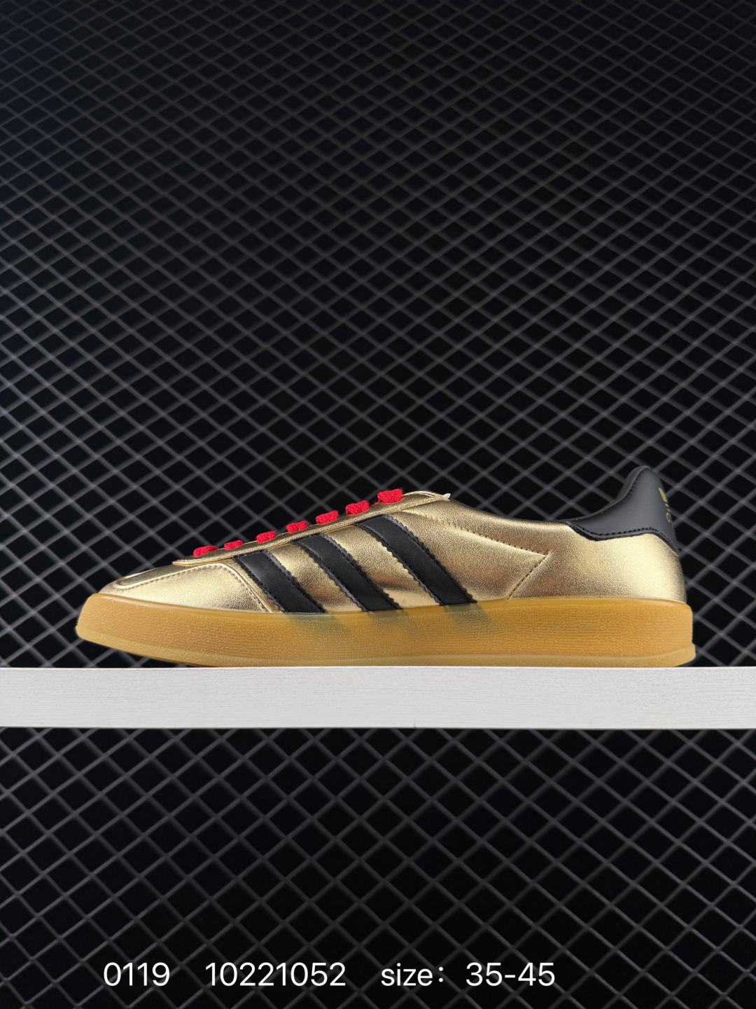 GUCCI  x adidas originals    Gazelle