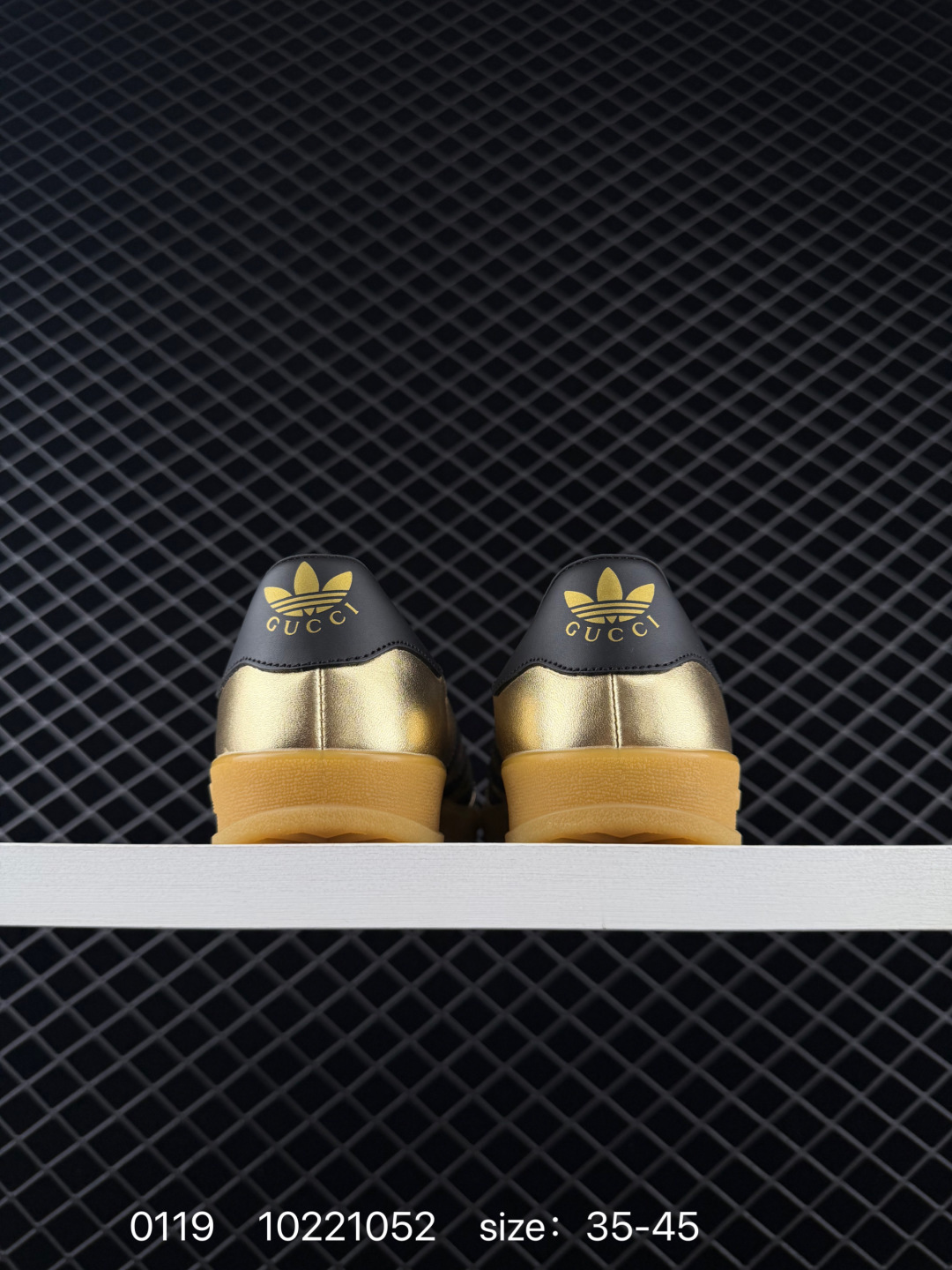 GUCCI  x adidas originals    Gazelle