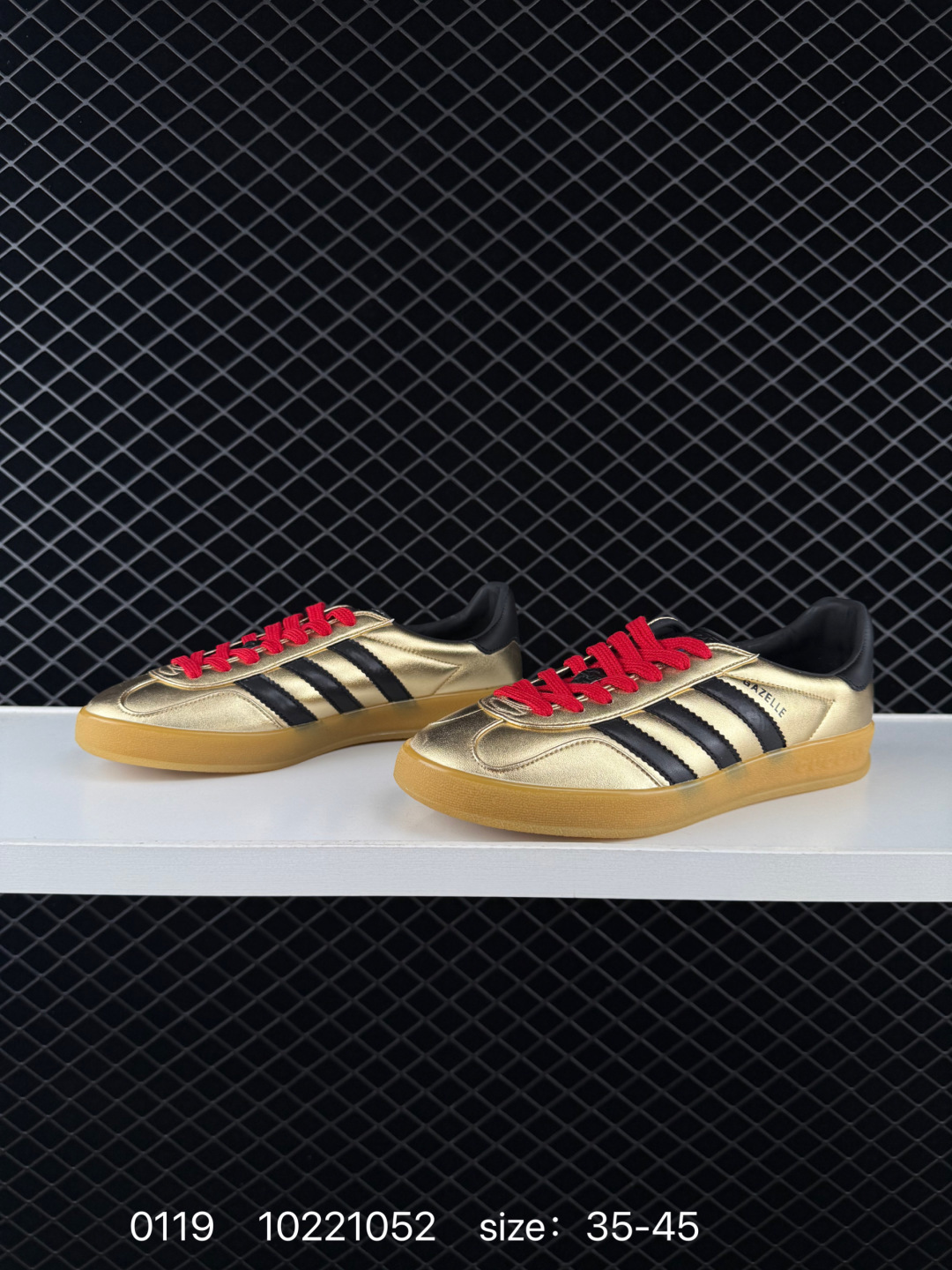 GUCCI  x adidas originals    Gazelle