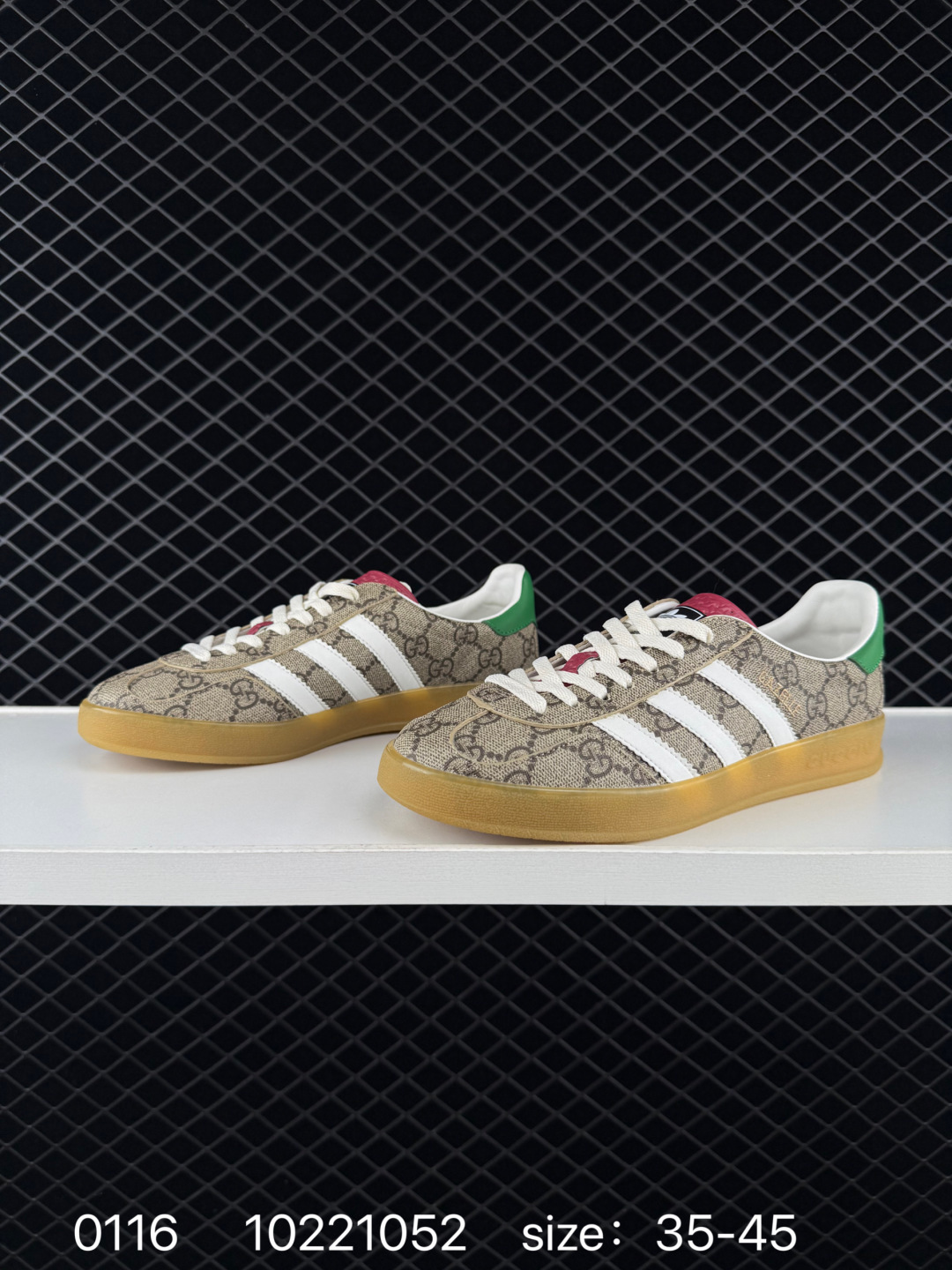 GUCCI  x adidas originals Gazelle