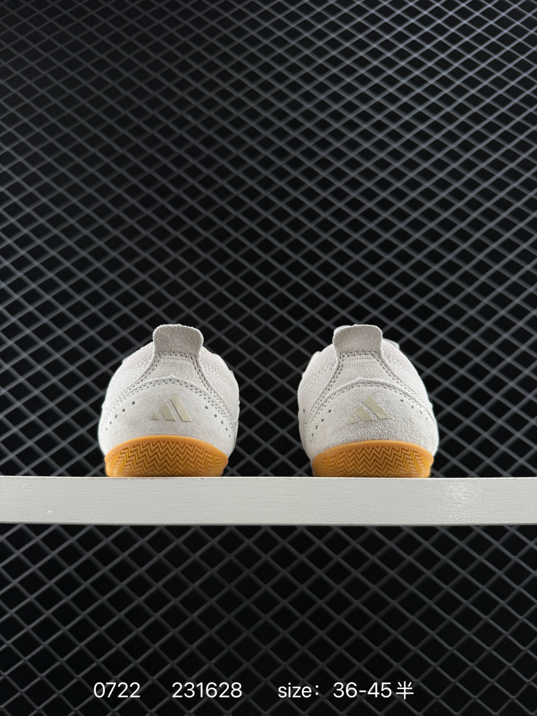 ADIDAS   FOS URBAN REVERIE