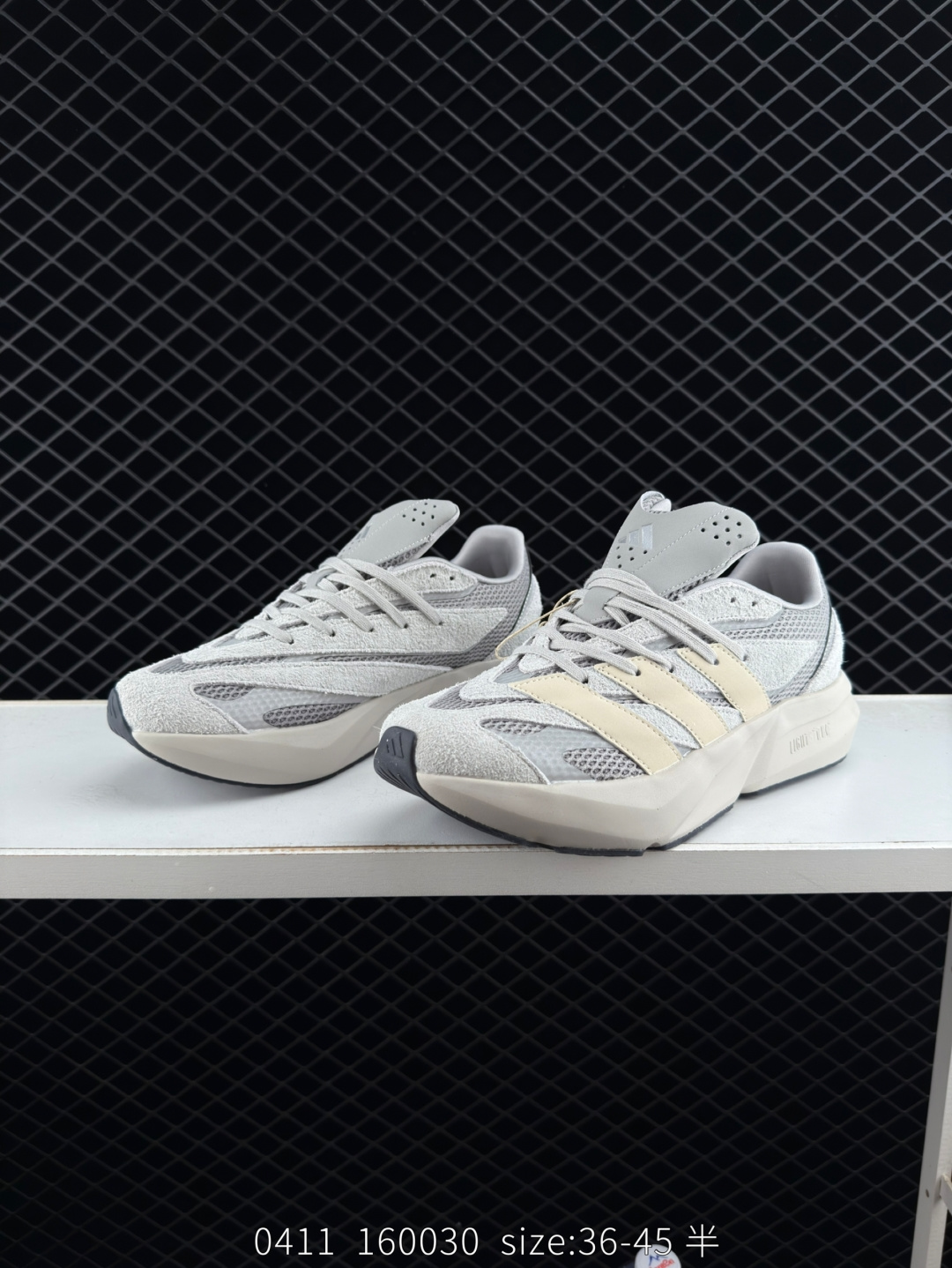 adidas LIGHTBLAZE Sportswear