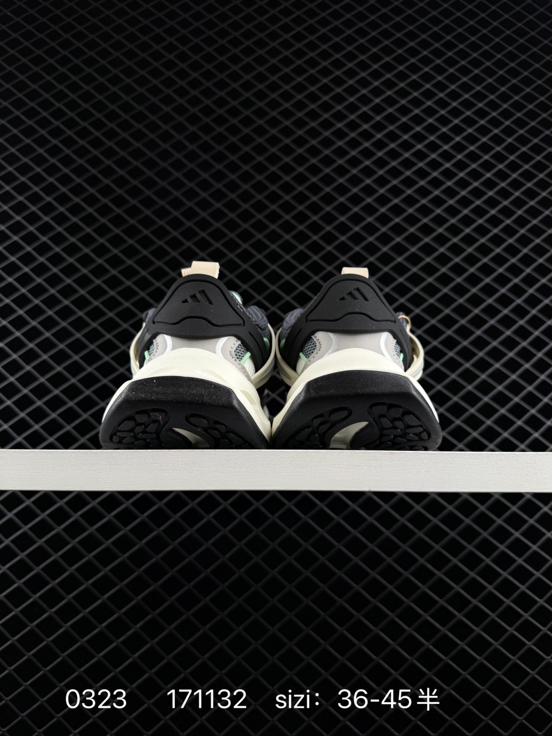 Adidas XLG Runner Deluxe