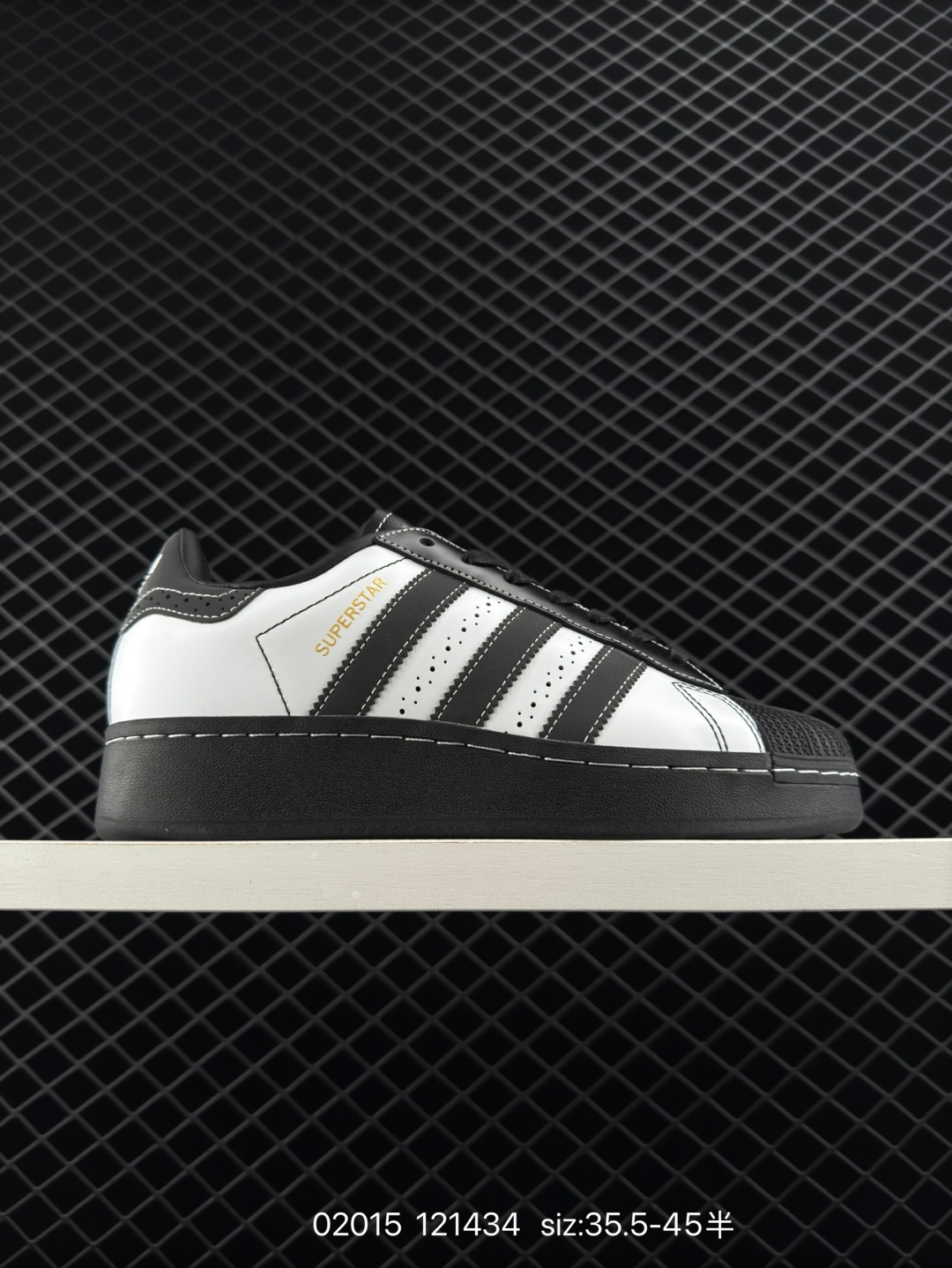 Adidas Originals Superstar XLG Adidas Originals Superstar XLG