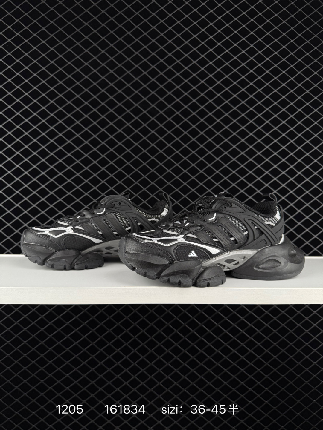 Adidas XLG Runner Deluxe