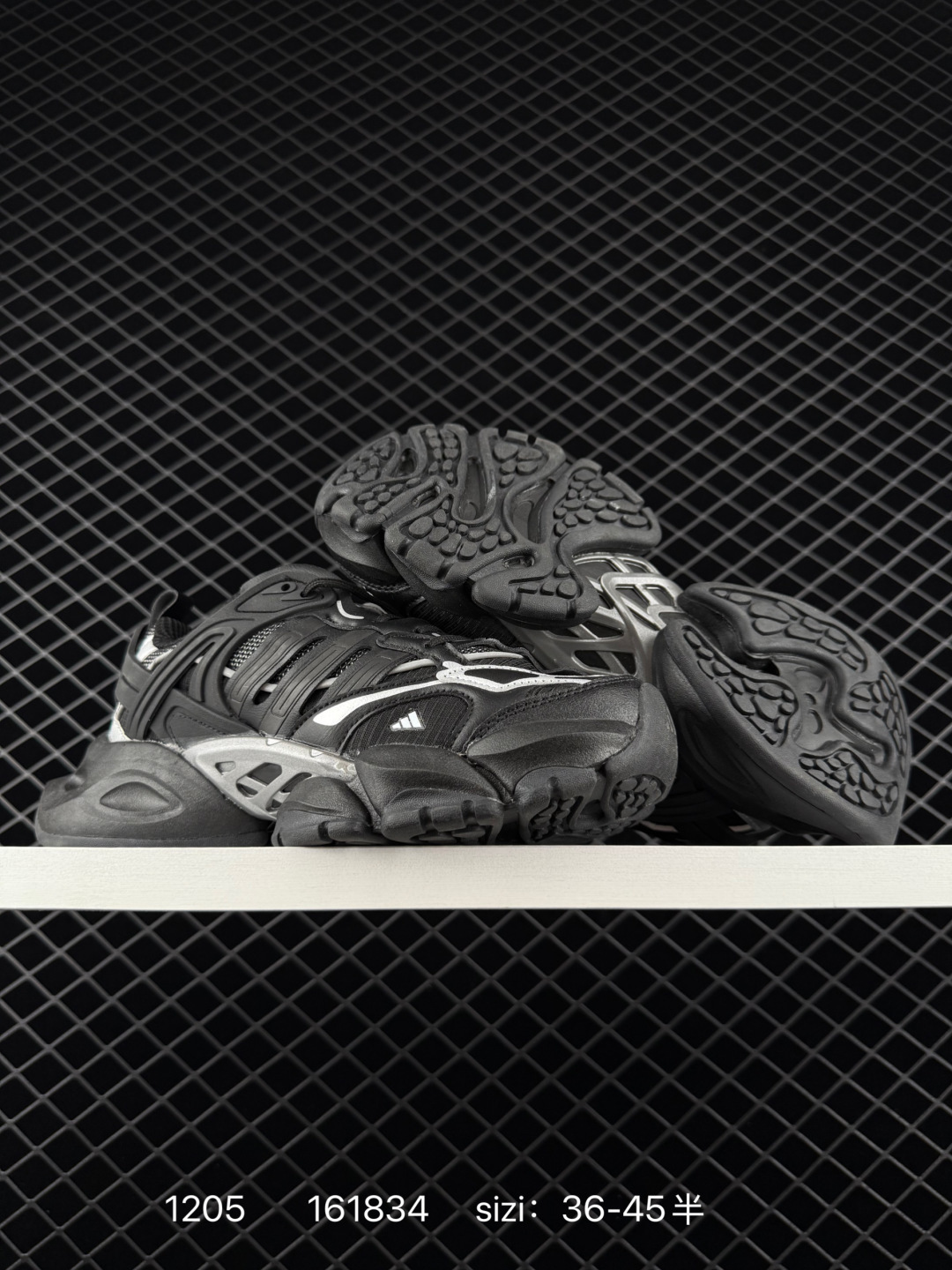 Adidas XLG Runner Deluxe