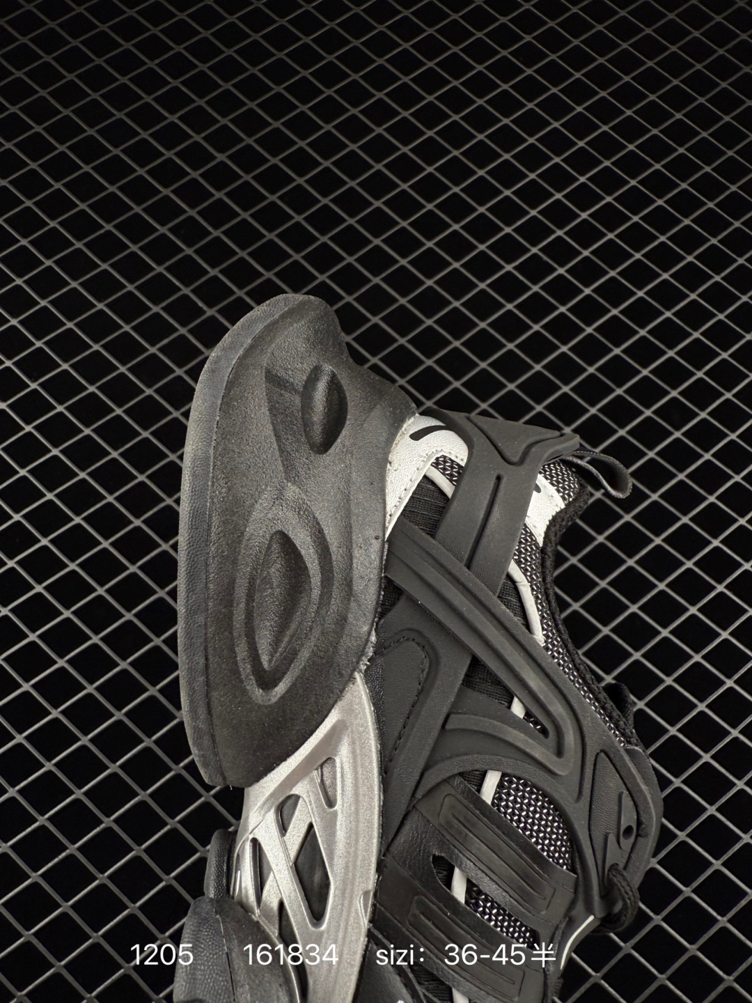 Adidas XLG Runner Deluxe